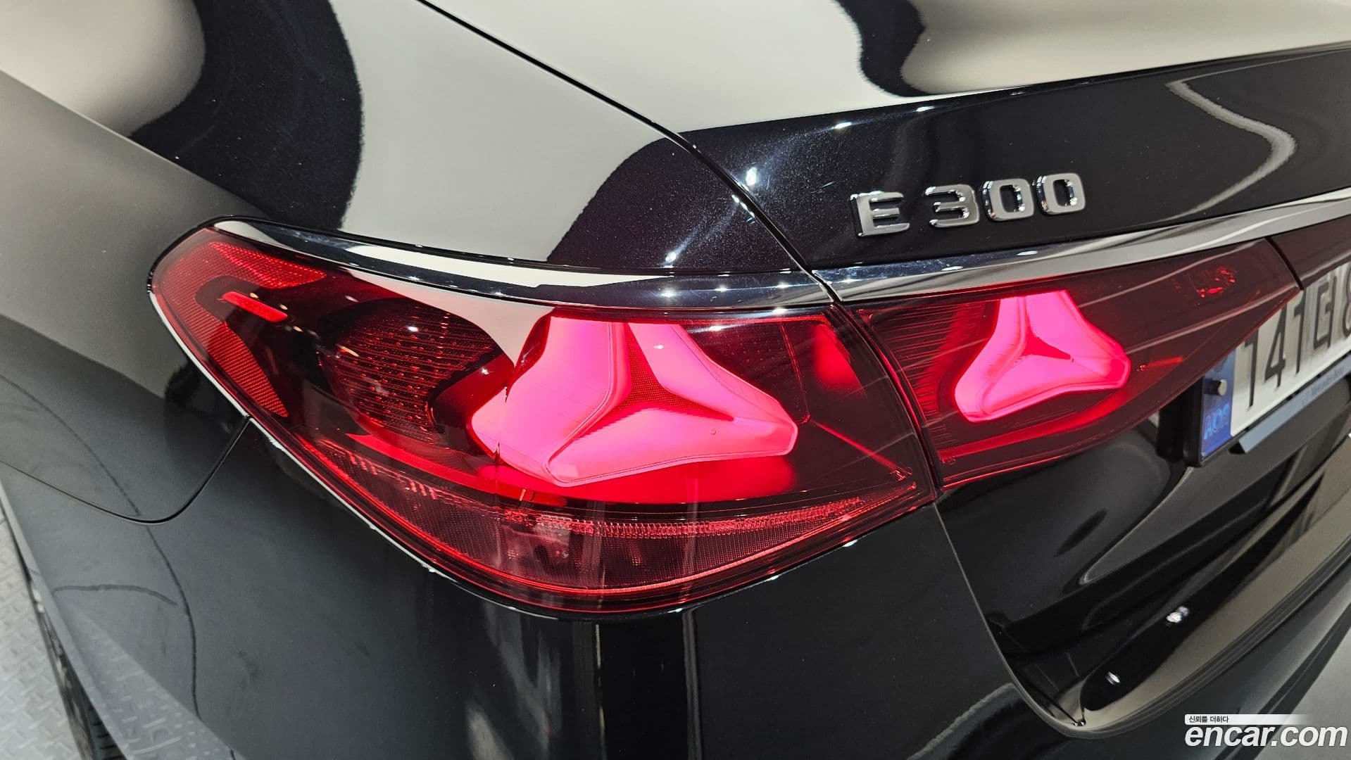 Main__Slider__Photo:E-Class Mercedes-Benz 2024.6-22
