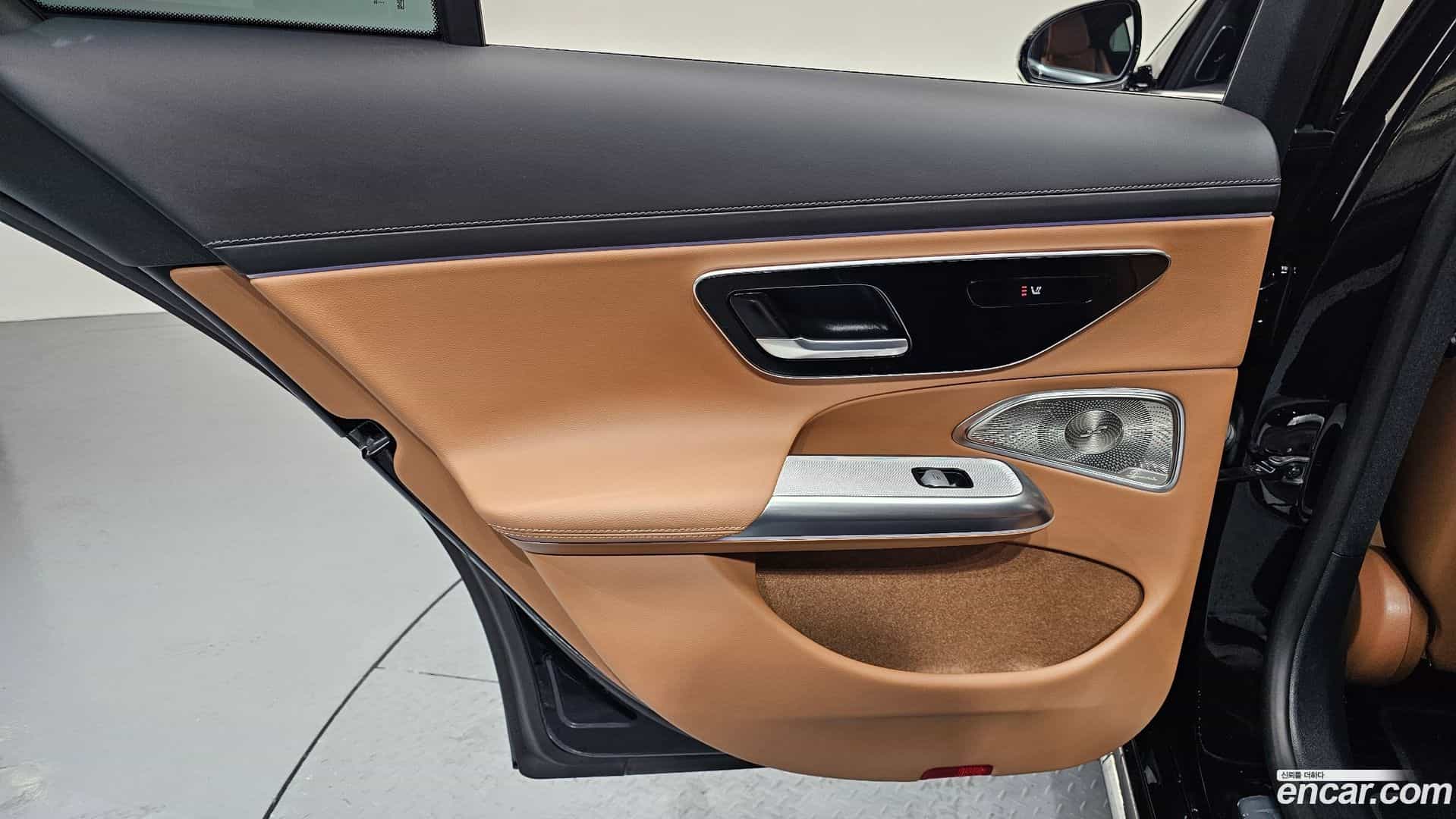 E-Class Mercedes-Benz 2024.6-INNER-035