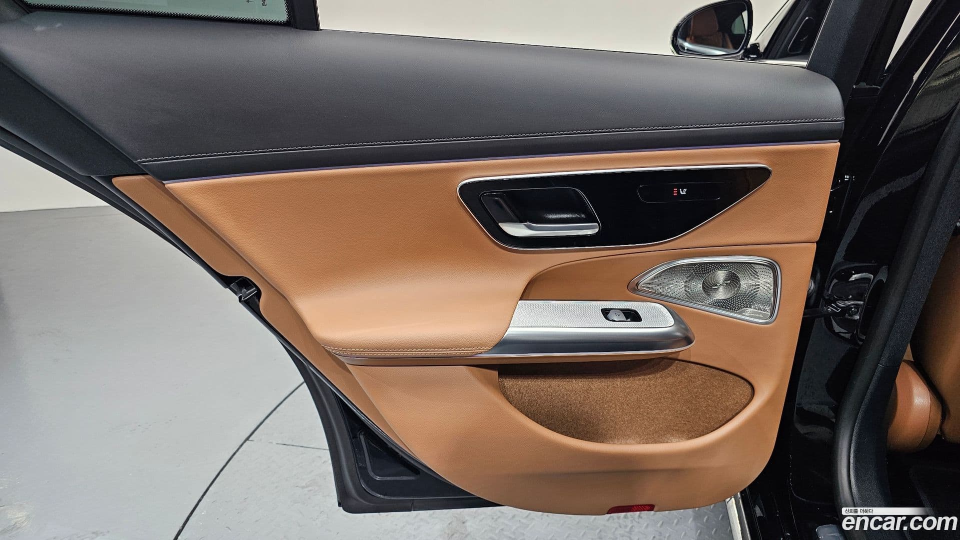 Main__Slider__Photo:E-Class Mercedes-Benz 2024.6-24