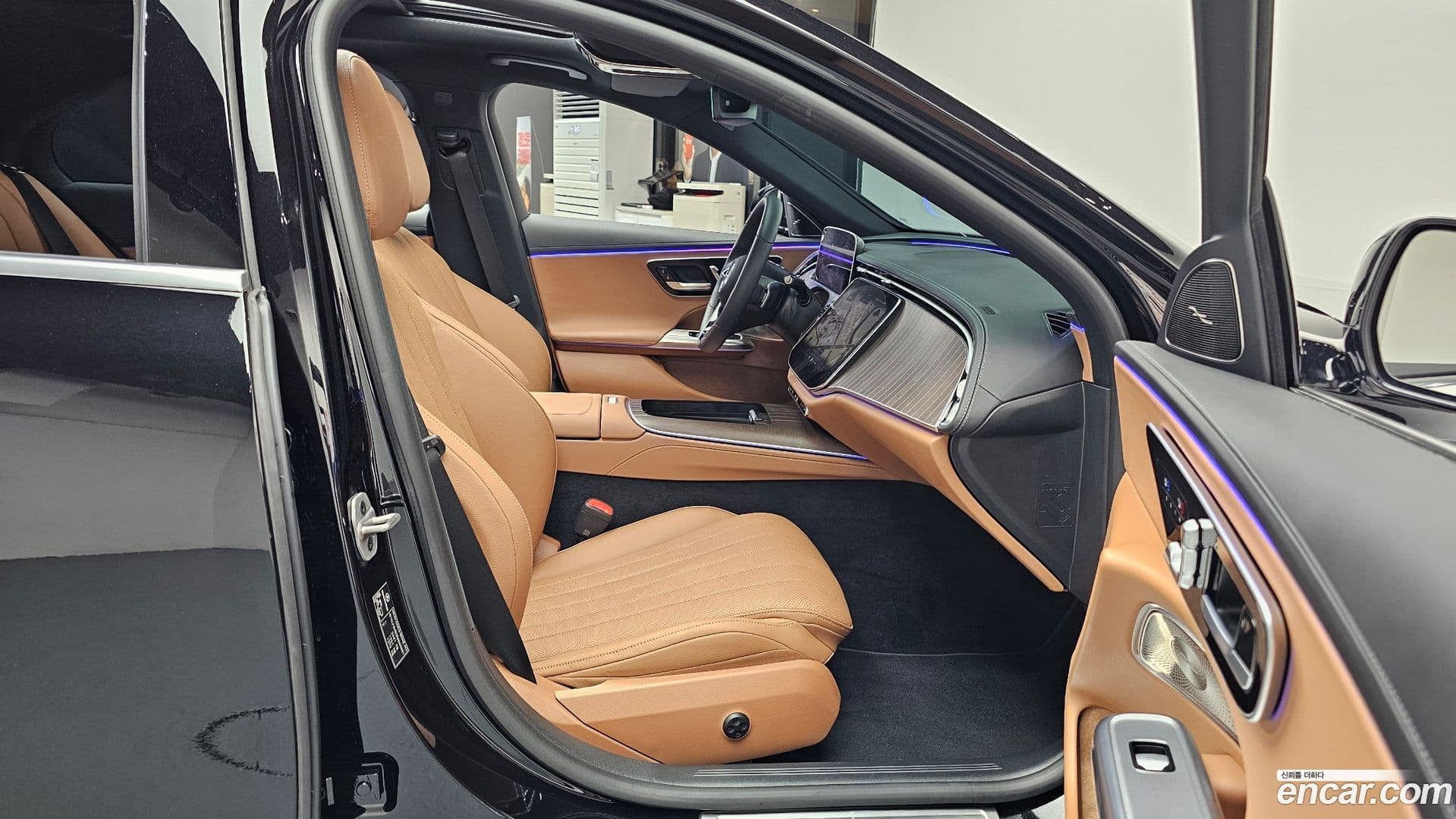 Main__Slider__Photo:E-Class Mercedes-Benz 2024.6-25