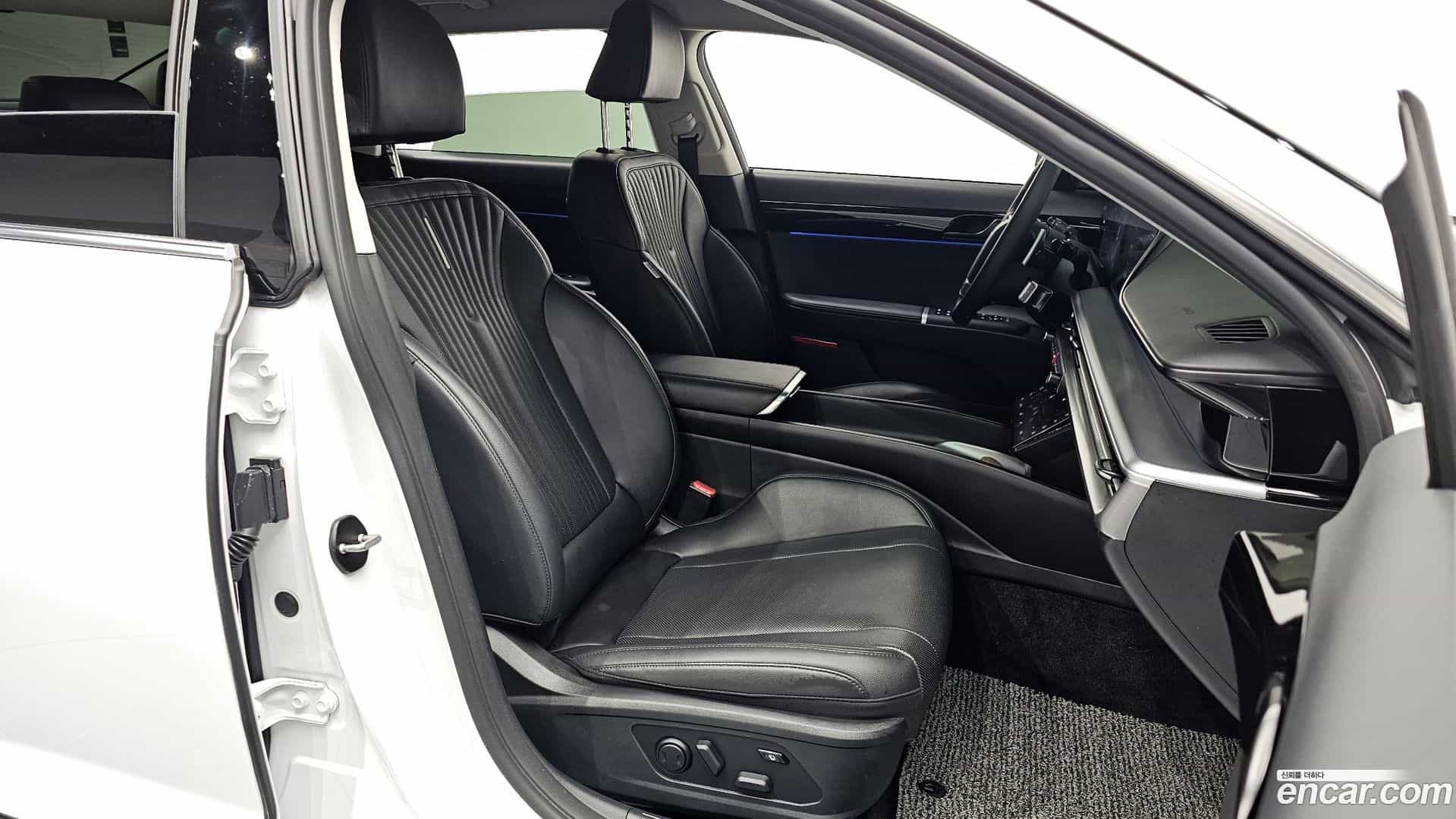 Grandeur Hyundai 2023.9-OPTION-015