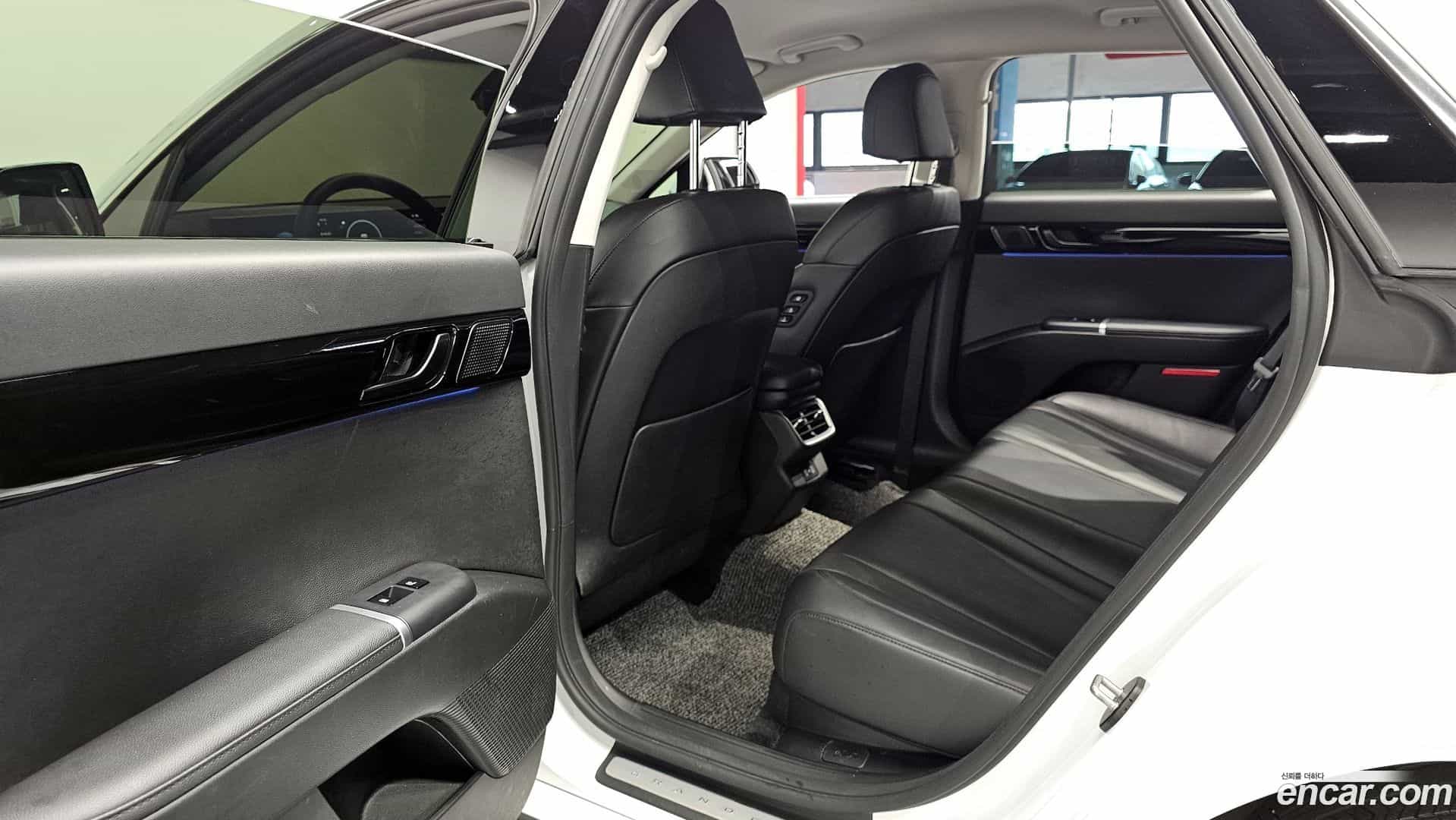 Grandeur Hyundai 2023.9-INNER-036