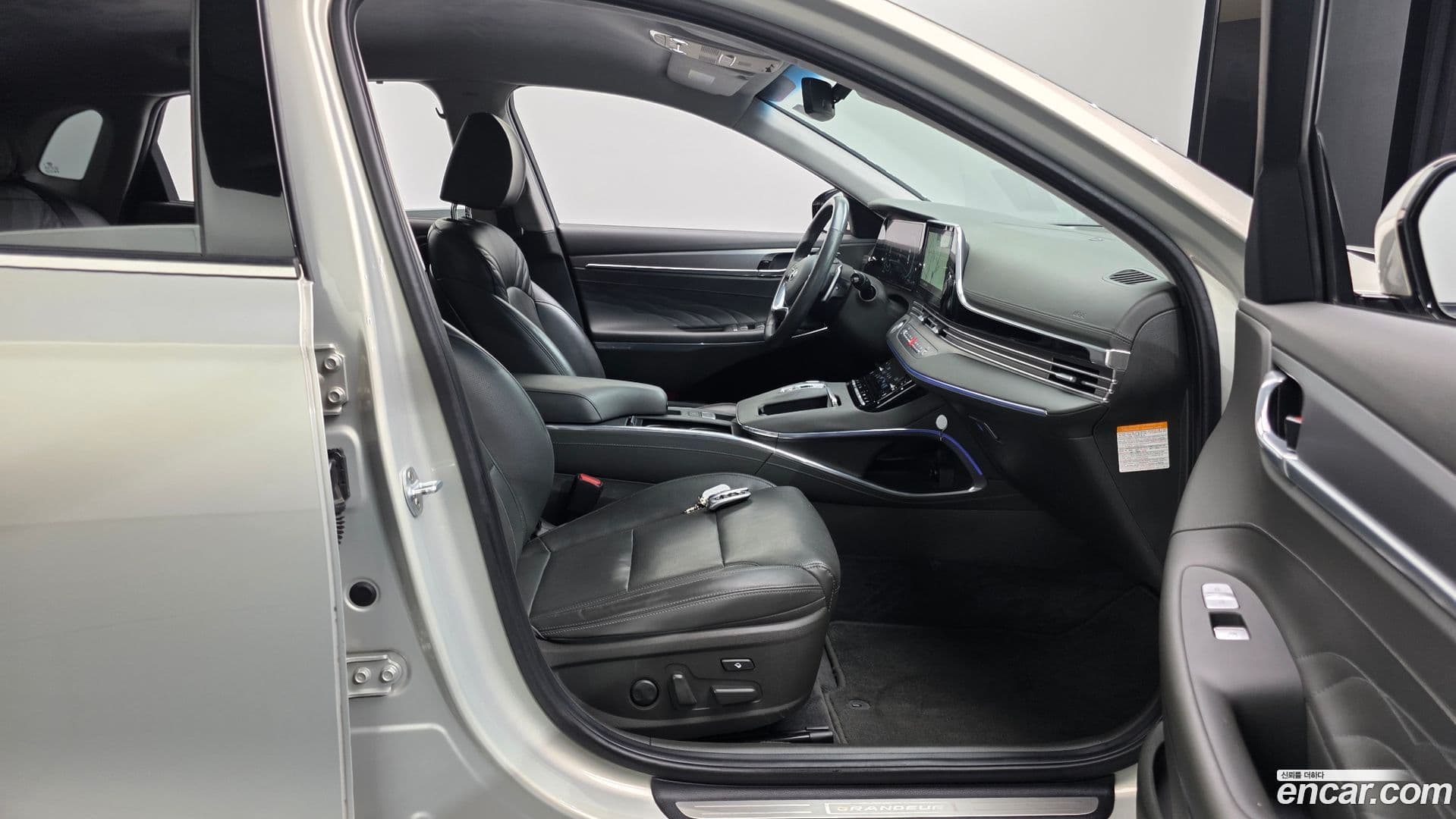 Main__Slider__Photo:Grandeur Hyundai 2020.2-10