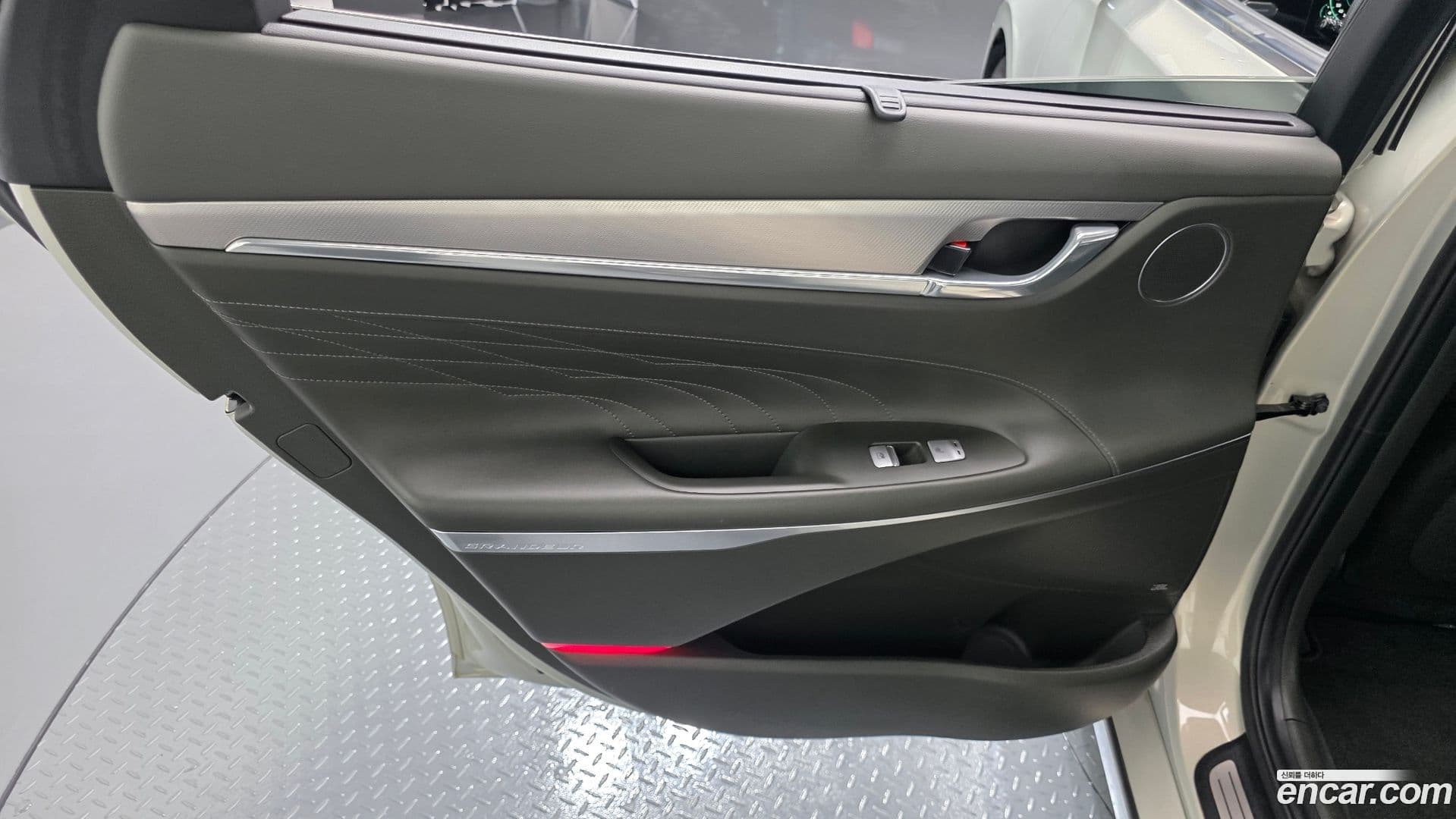 Main__Slider__Photo:Grandeur Hyundai 2020.2-24