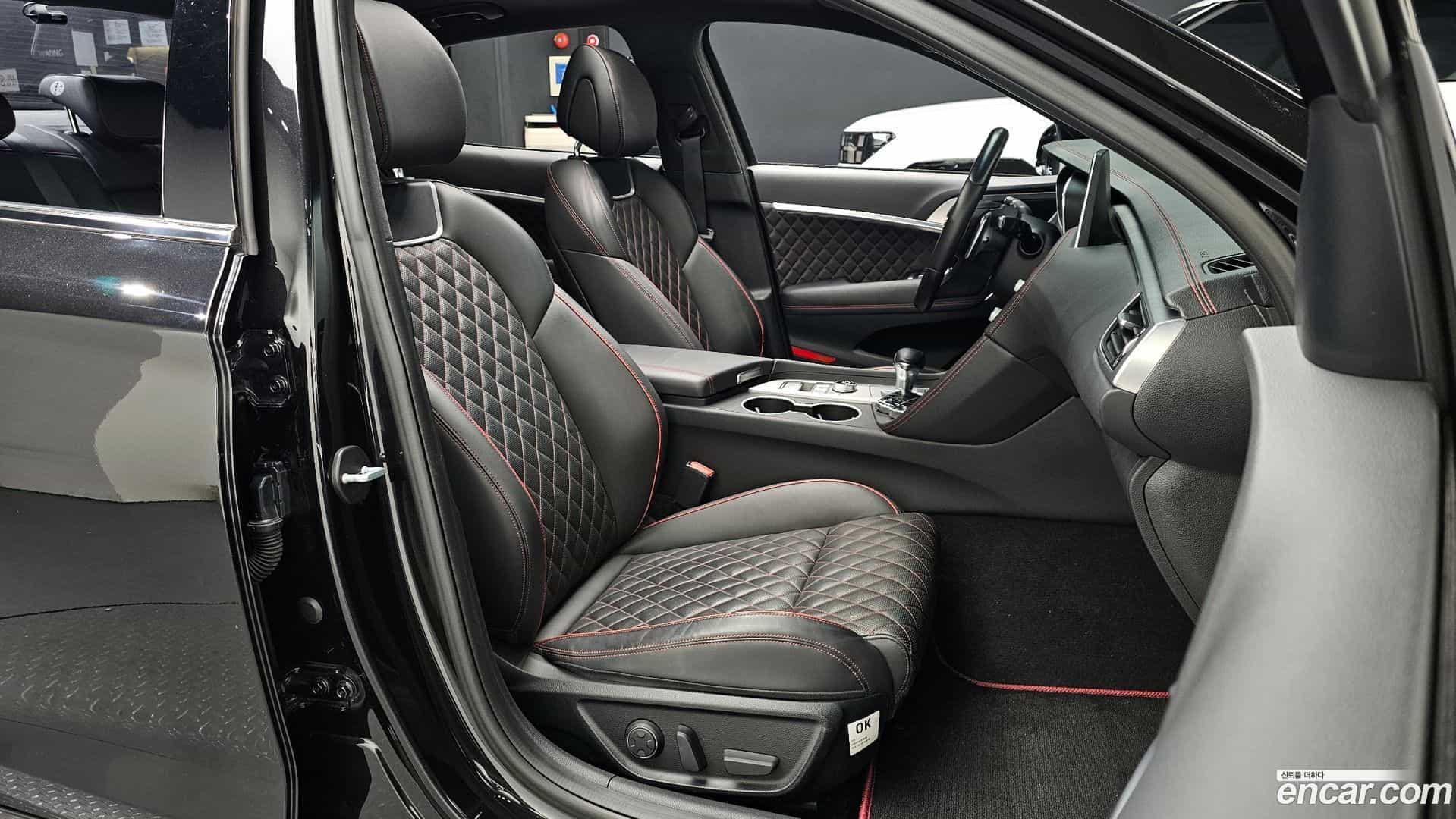G70 Genesis 2019.1-INNER-036