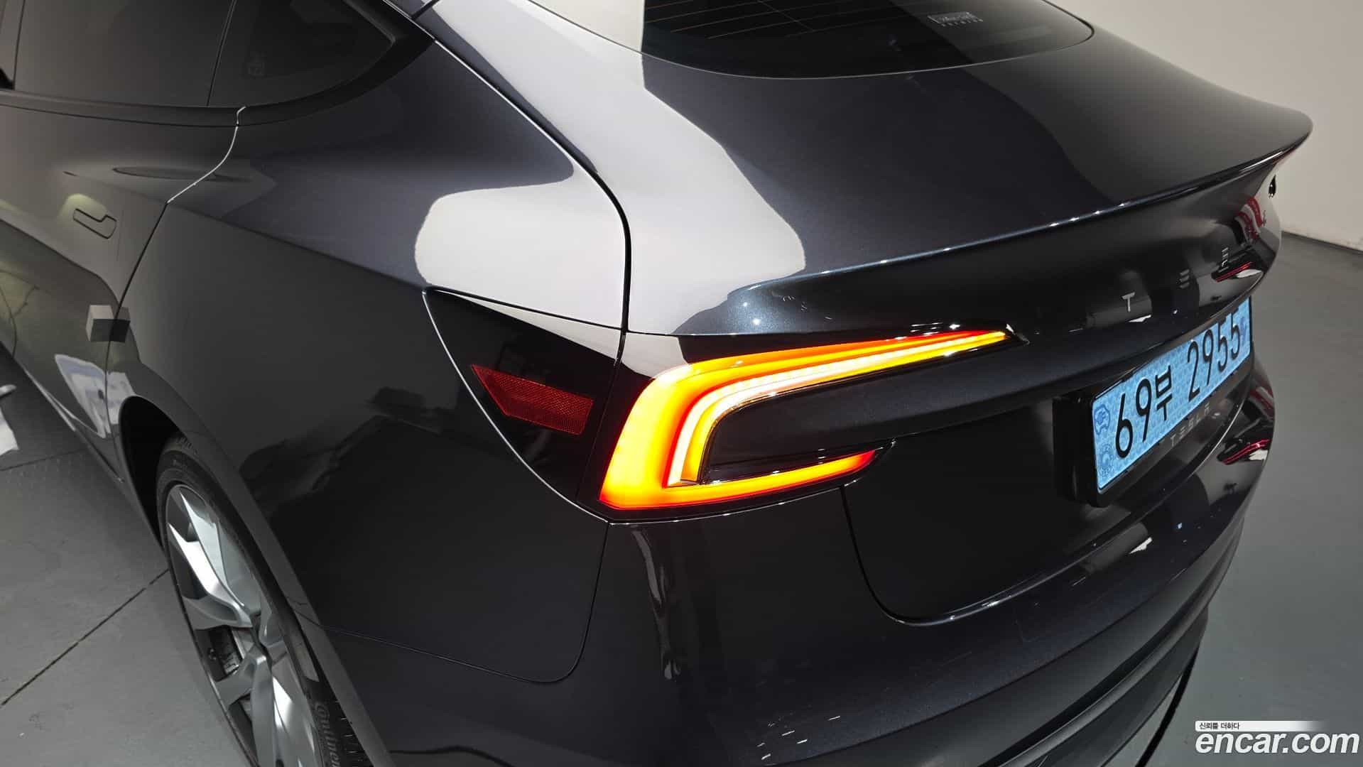 Model 3 Tesla 2025.7-OUTER-033