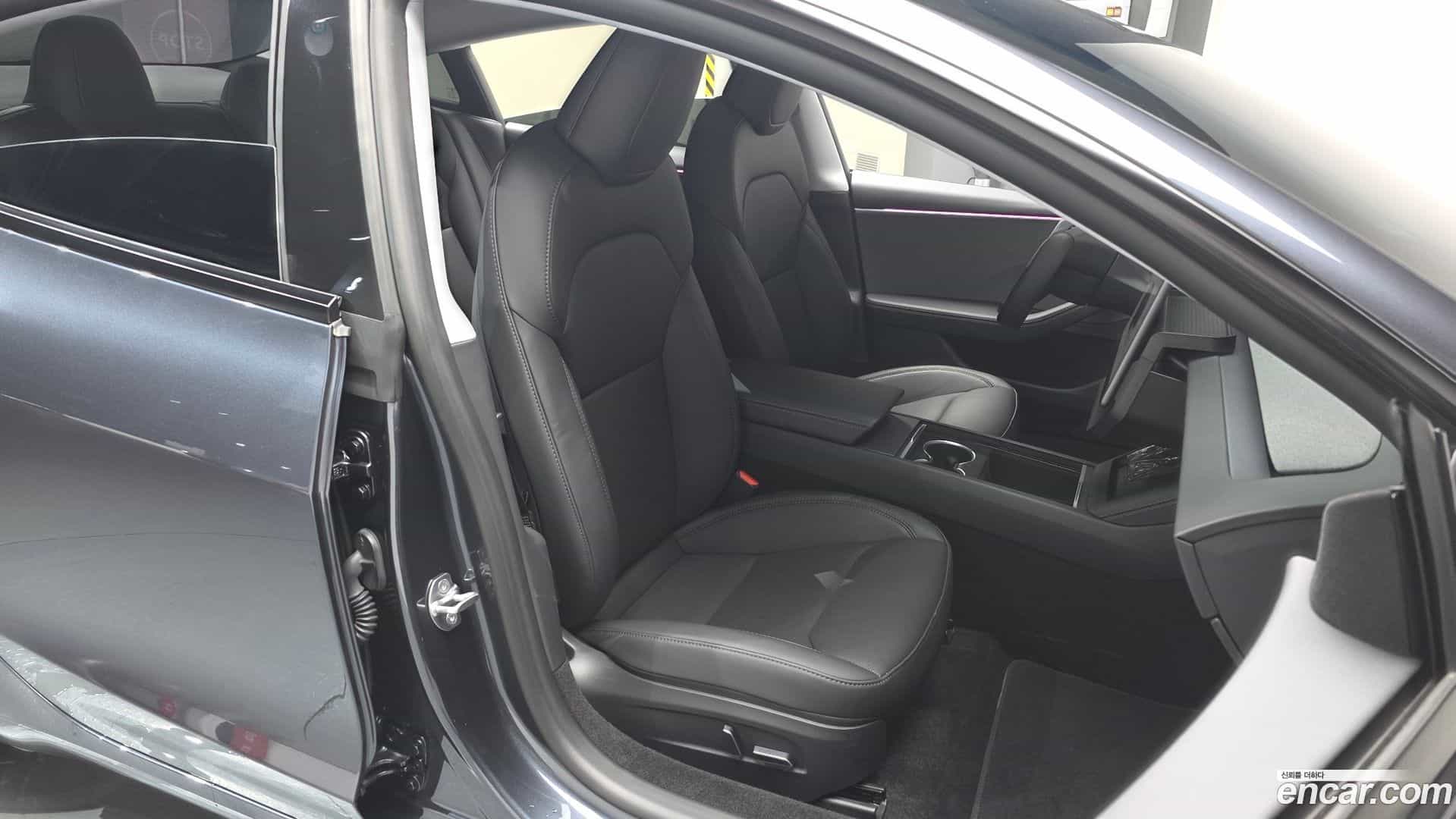 Model 3 Tesla 2025.7-INNER-036