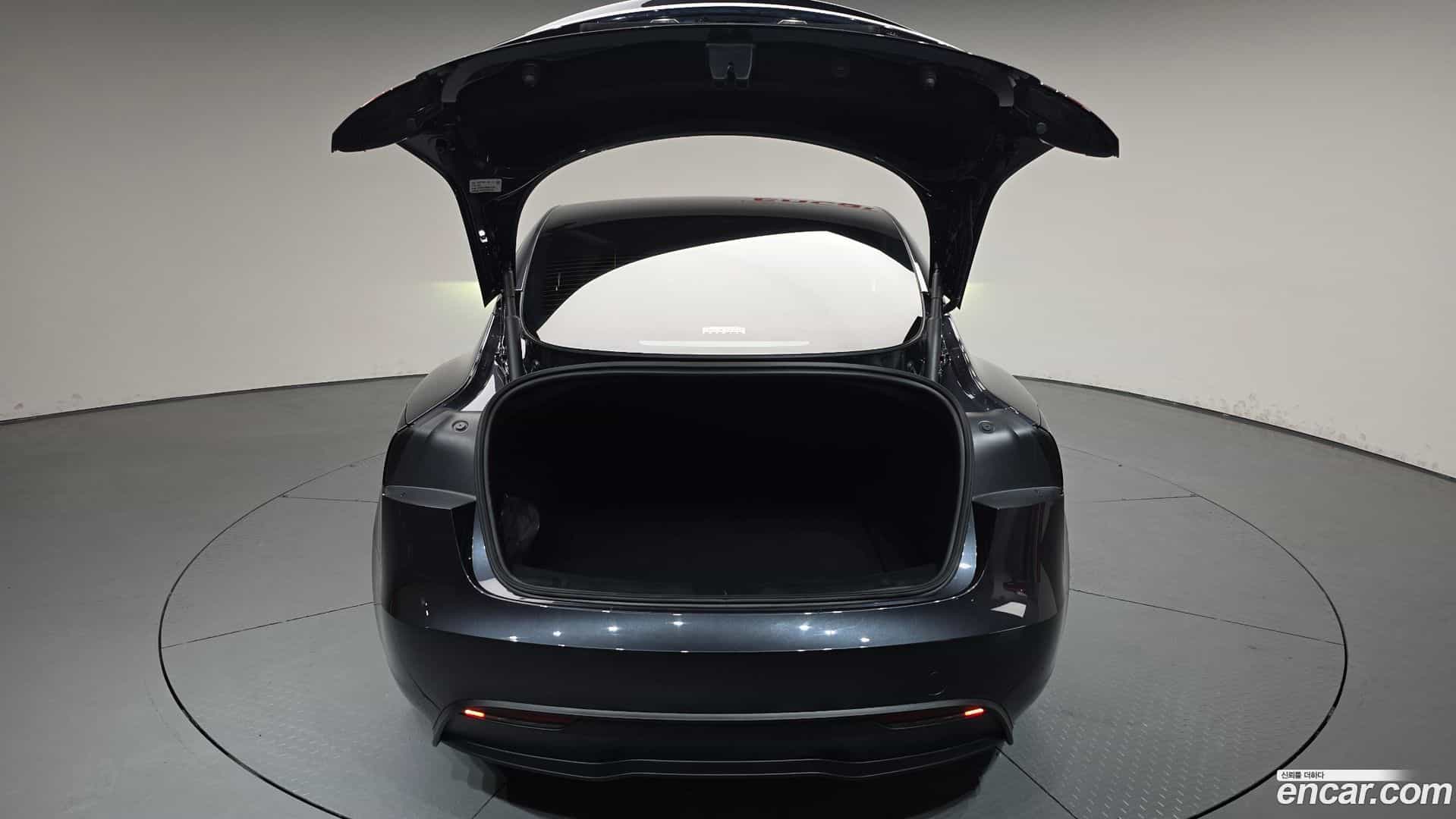 Model 3 Tesla 2025.7-OPTION-041