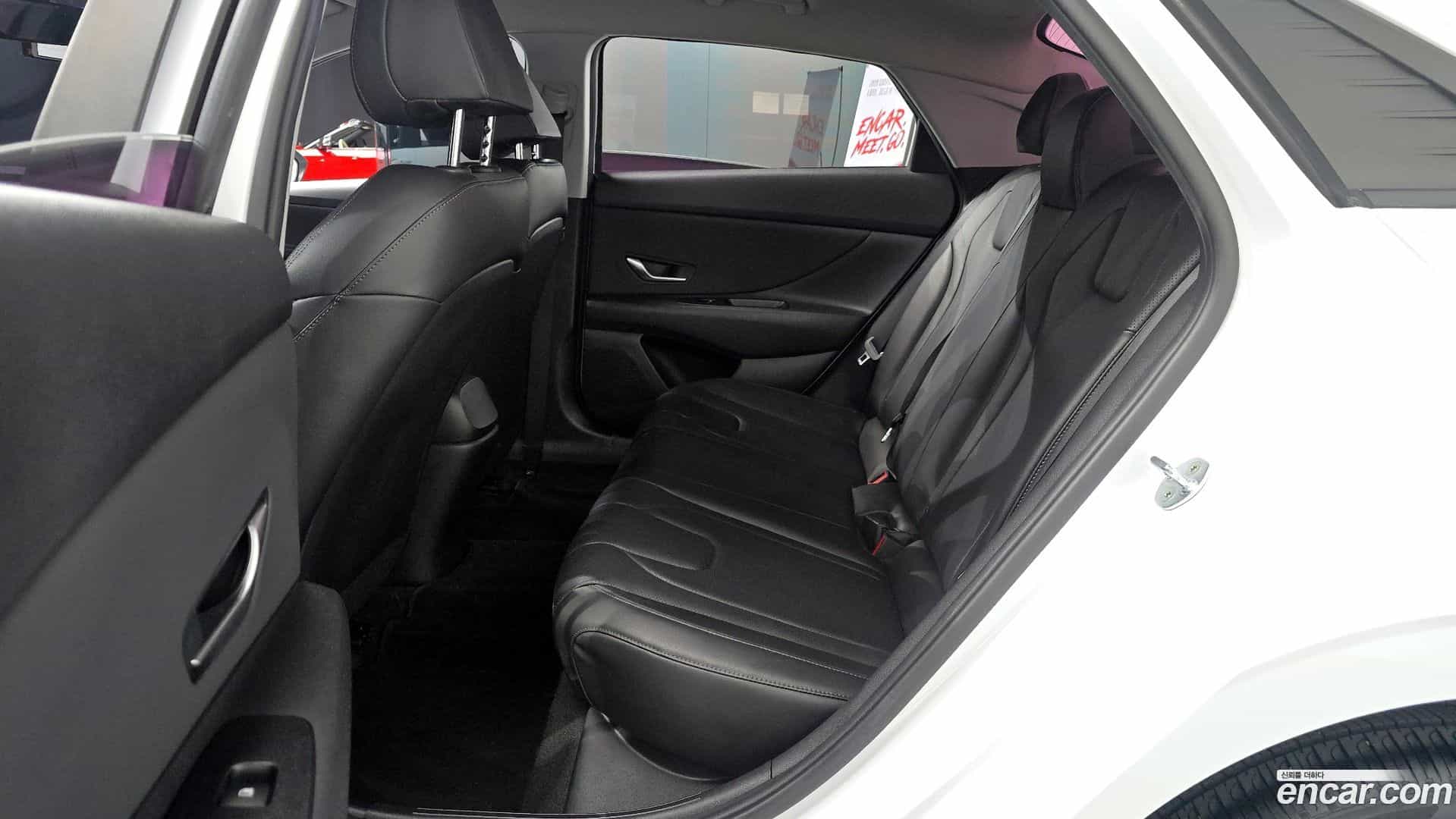 AVANTE Hyundai 2021.4-OPTION-016