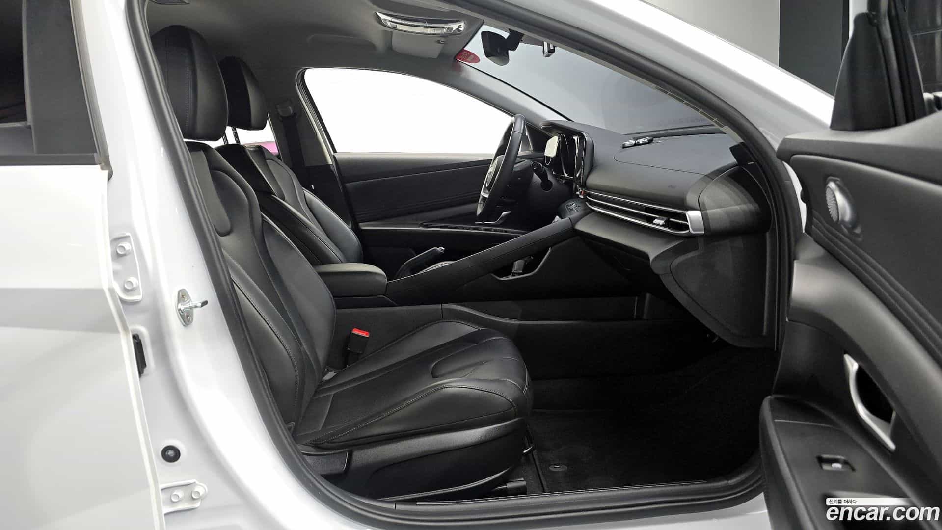AVANTE Hyundai 2021.4-INNER-036