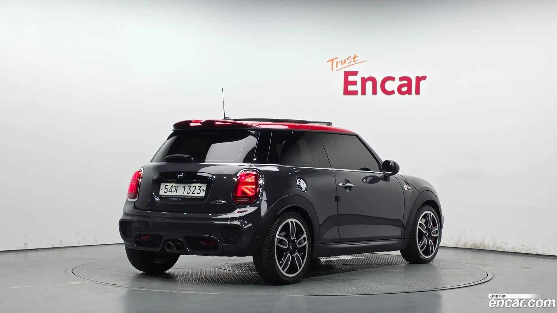 Main__Slider__Photo:Cooper Mini 2019.7-1