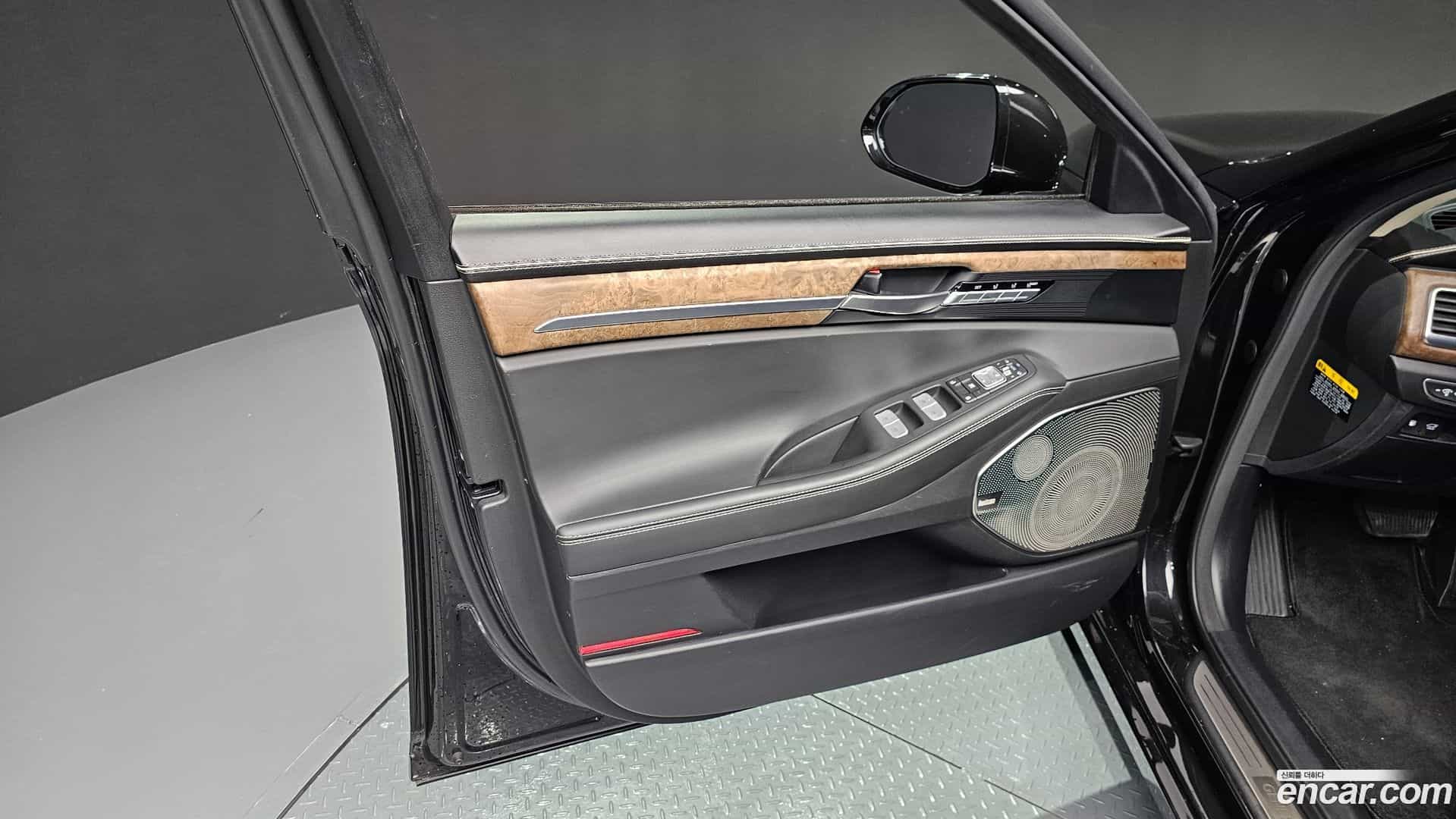 G90 Genesis 2019.3-INNER-034