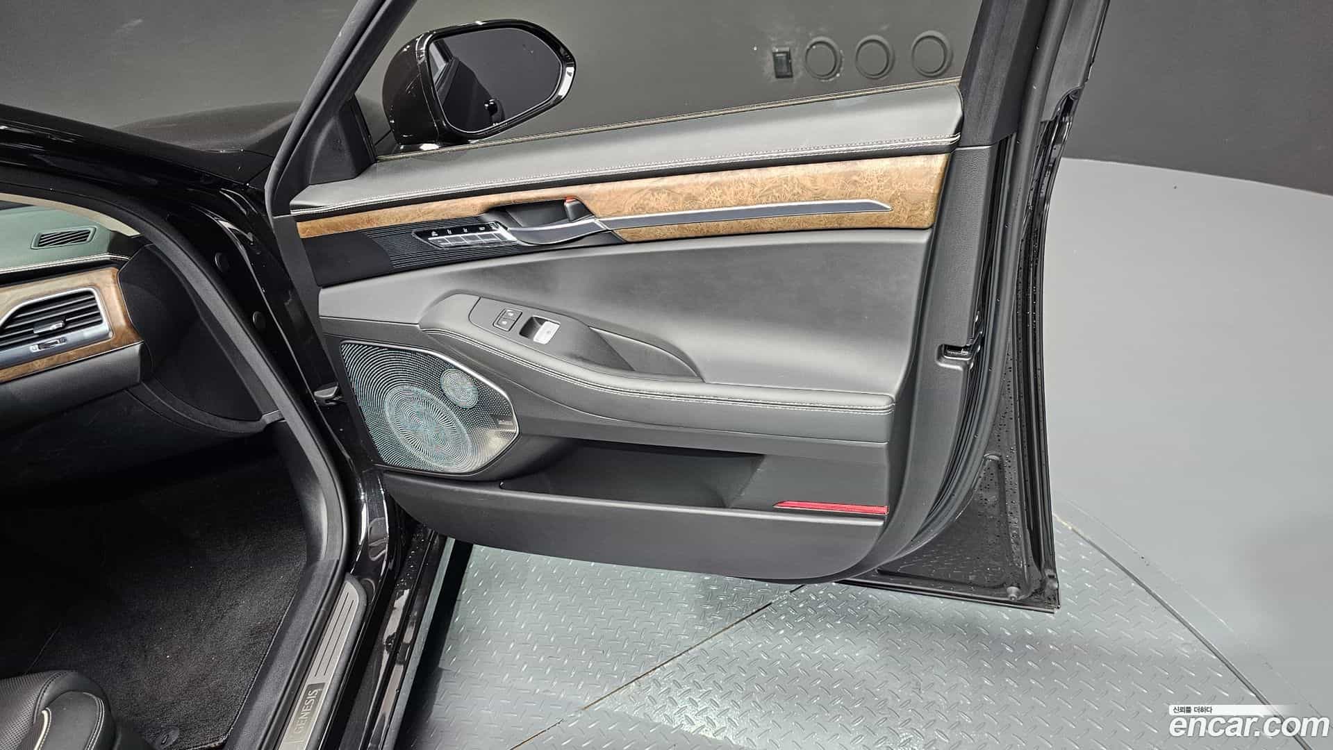 G90 Genesis 2019.3-INNER-035