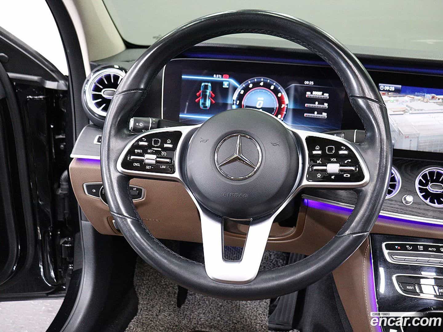 E-Class Mercedes-Benz 2018.11-OPTION-016