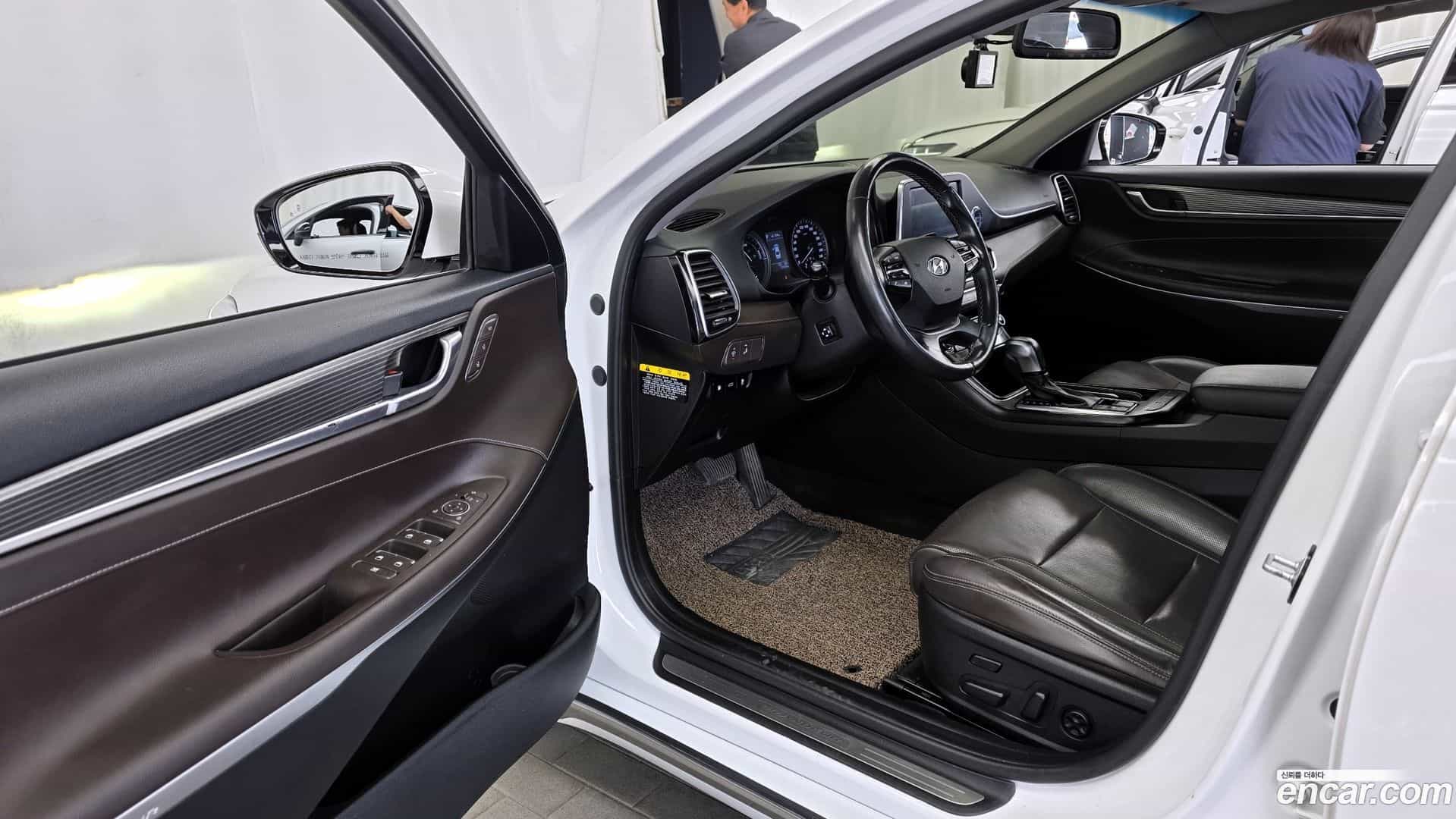 Grandeur Hyundai 2018.9-INNER-010