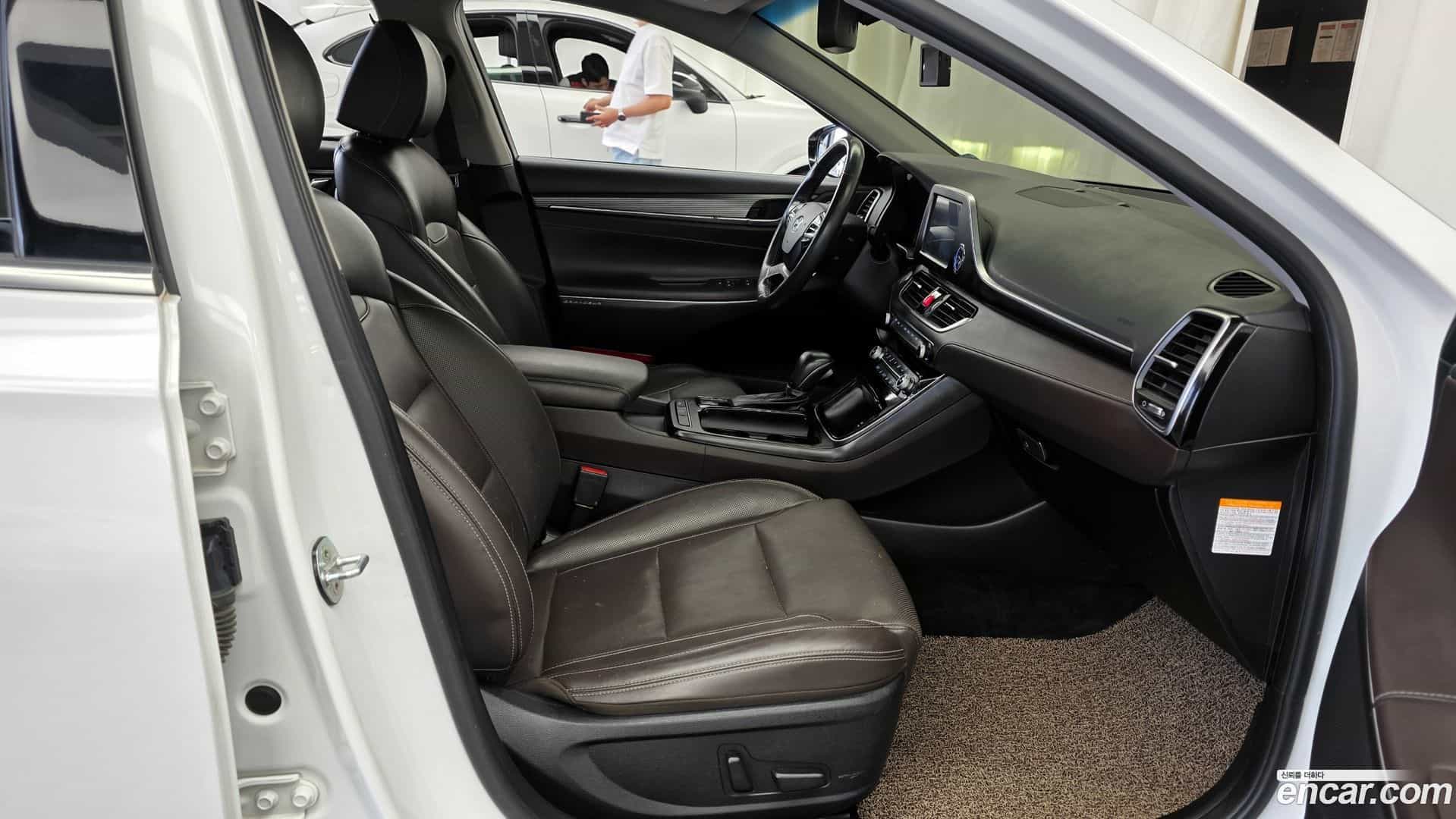 Grandeur Hyundai 2018.9-OPTION-015
