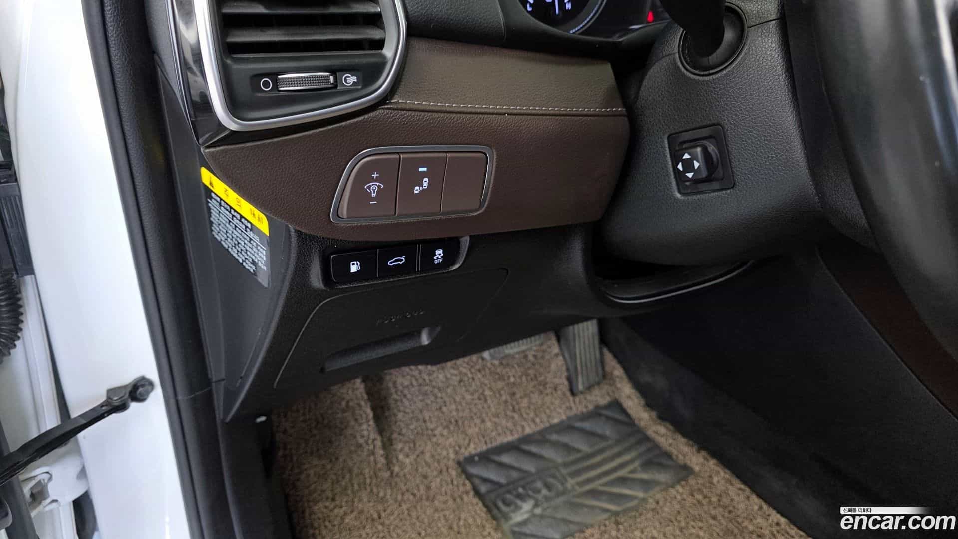 Grandeur Hyundai 2018.9-OPTION-022