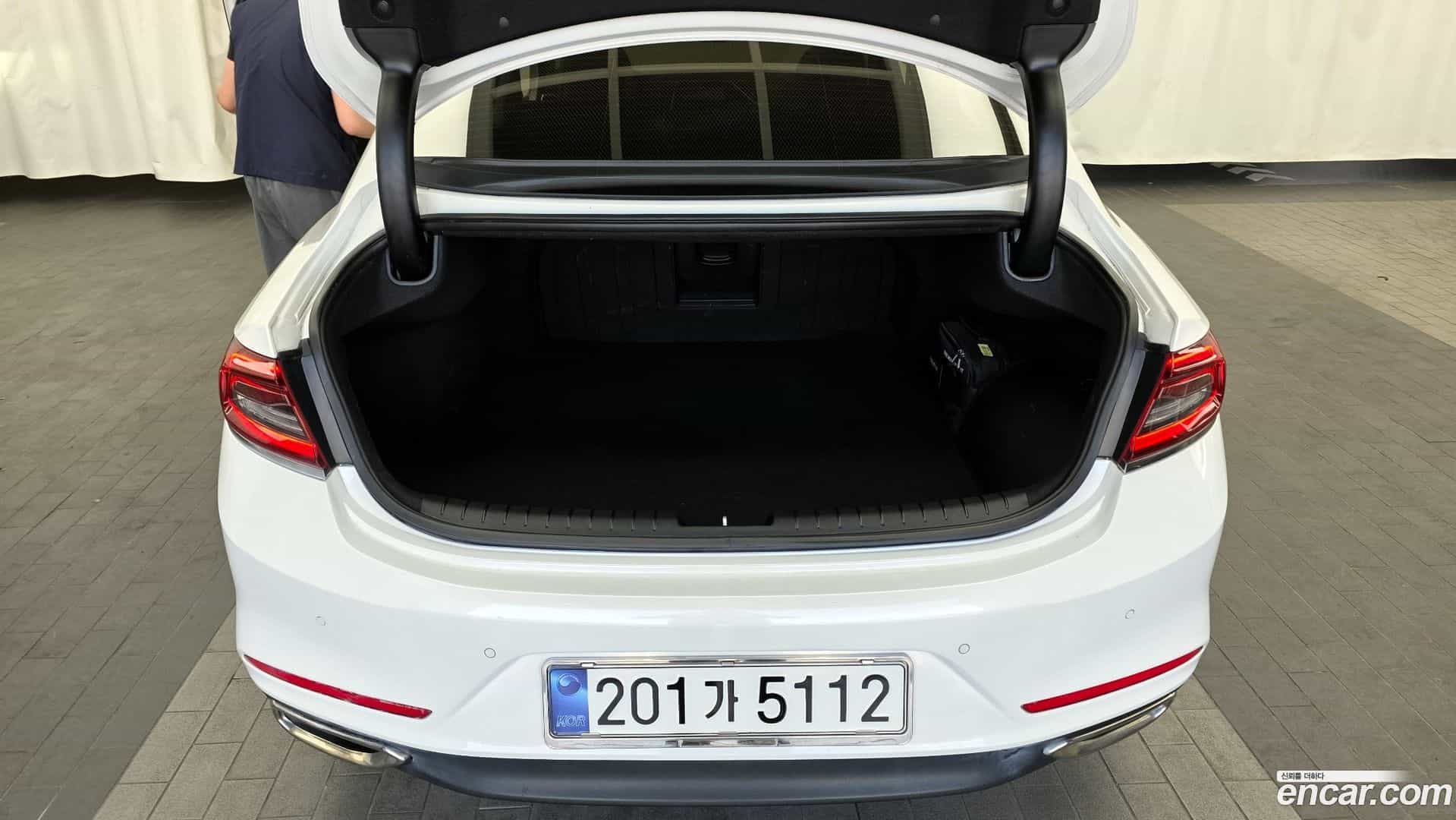 Grandeur Hyundai 2018.9-OPTION-024