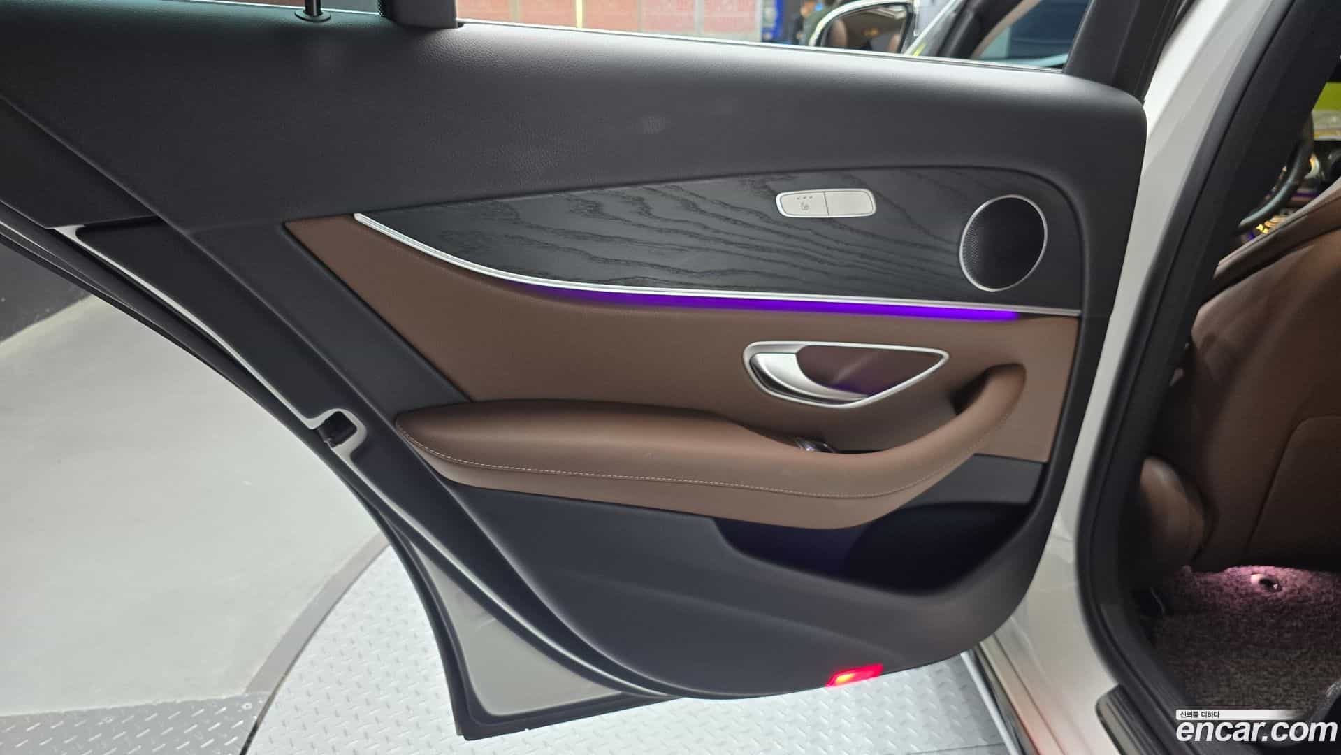E-Class Mercedes-Benz 2018.2-INNER-035