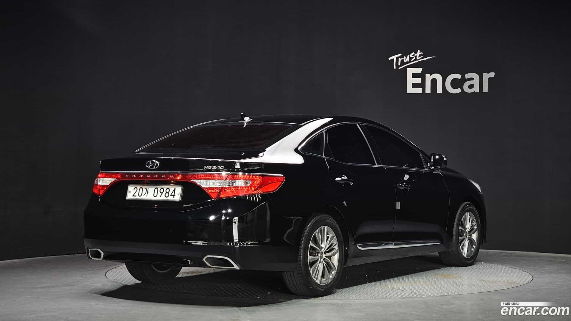 Grandeur Hyundai 2015.8-OUTER-002