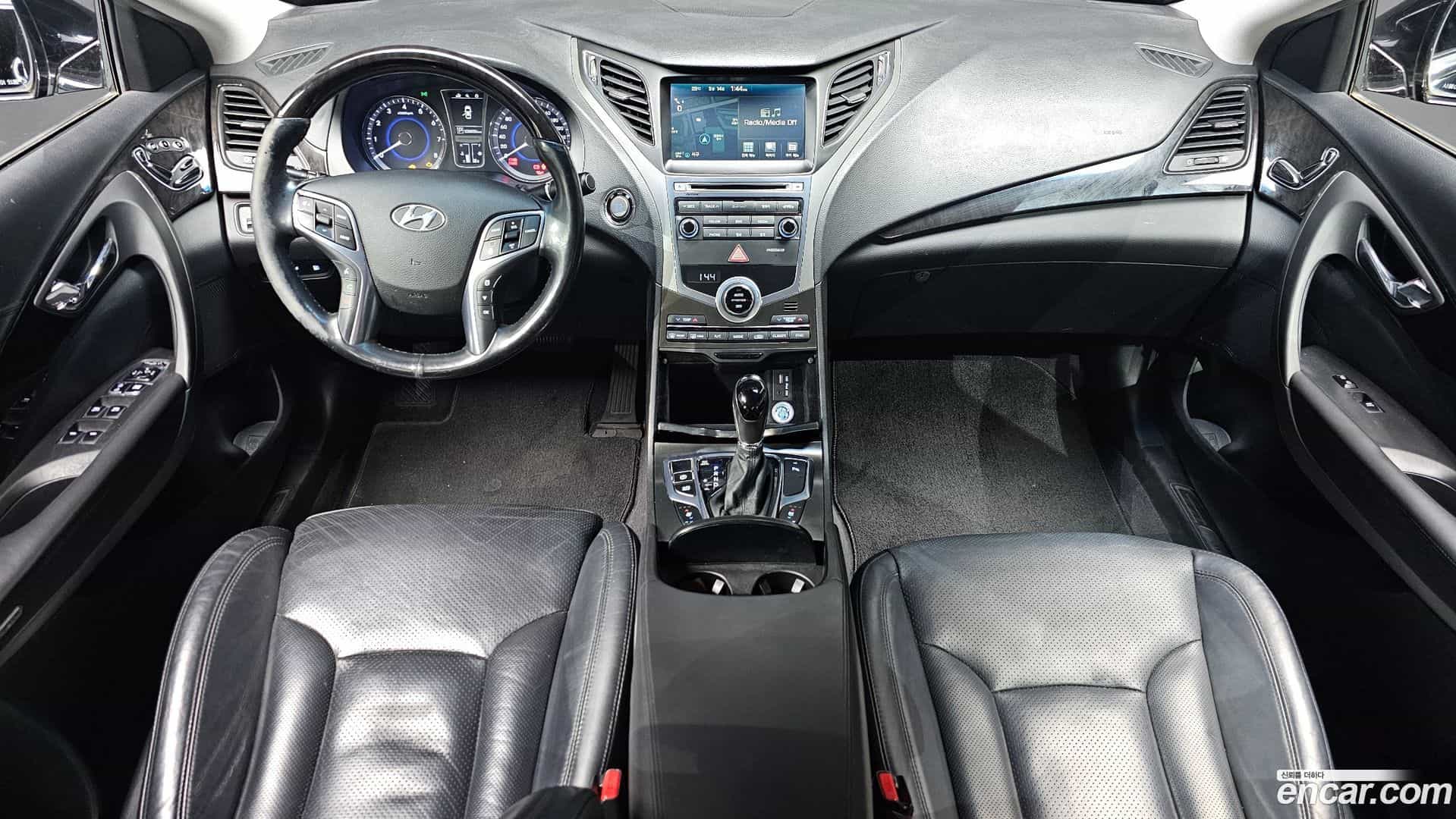 Grandeur Hyundai 2015.8-INNER-007
