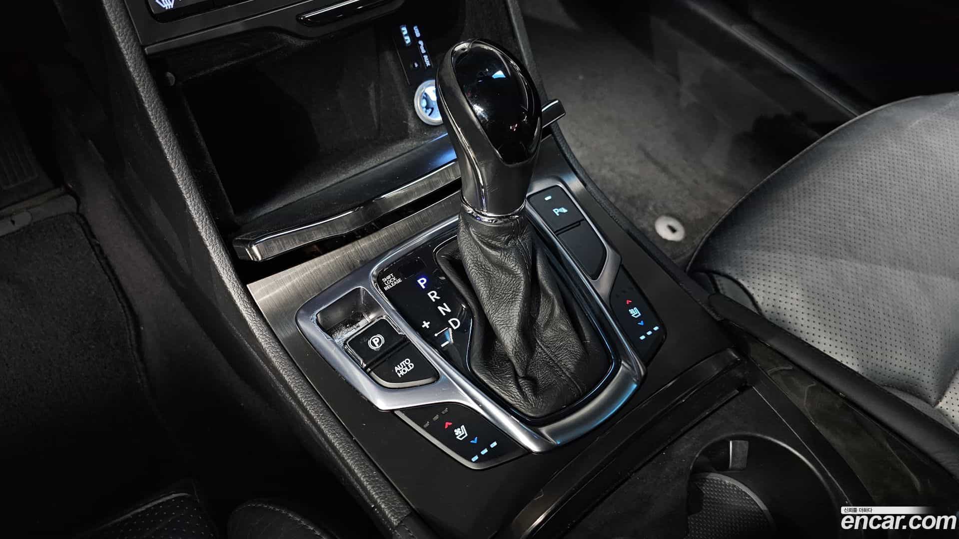 Grandeur Hyundai 2015.8-INNER-009