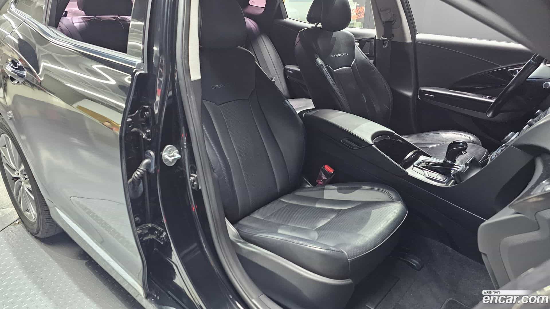Grandeur Hyundai 2015.8-OPTION-015