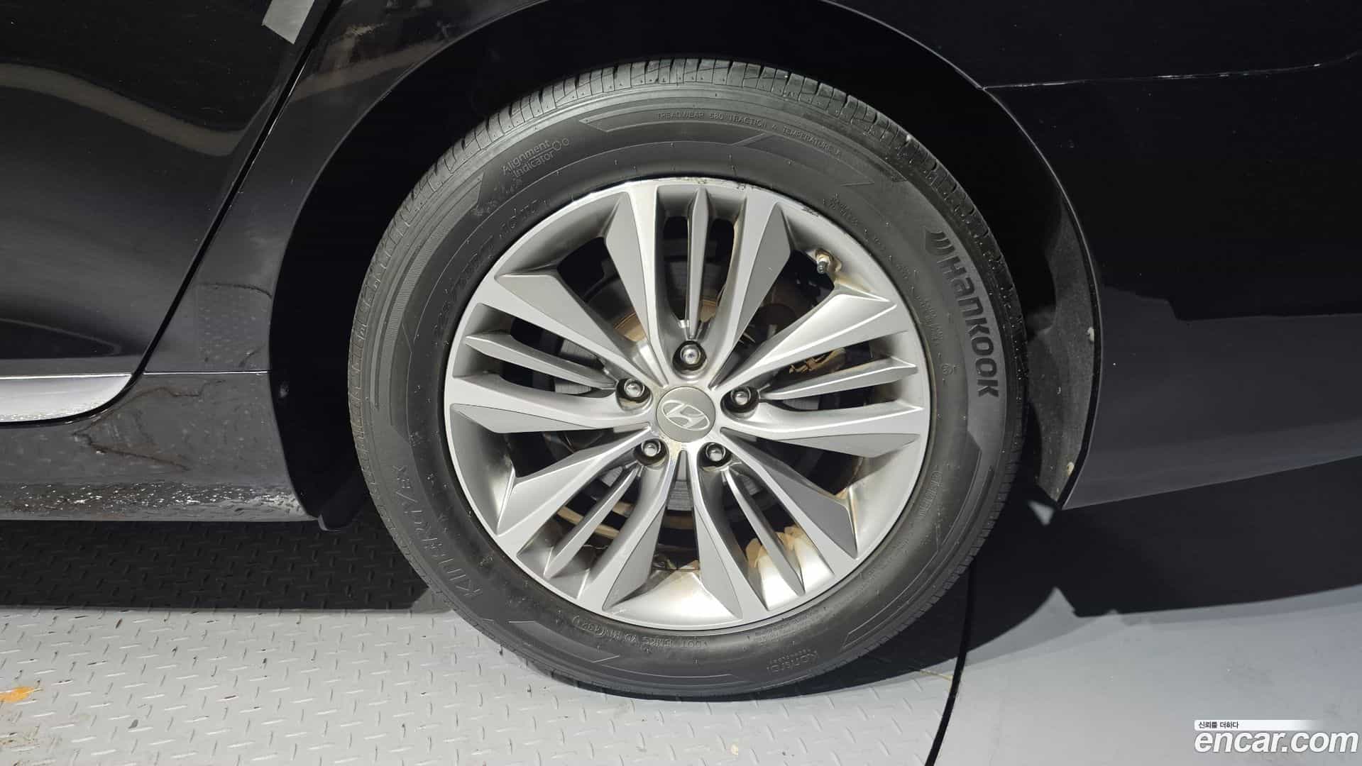 Grandeur Hyundai 2015.8-OUTER-031