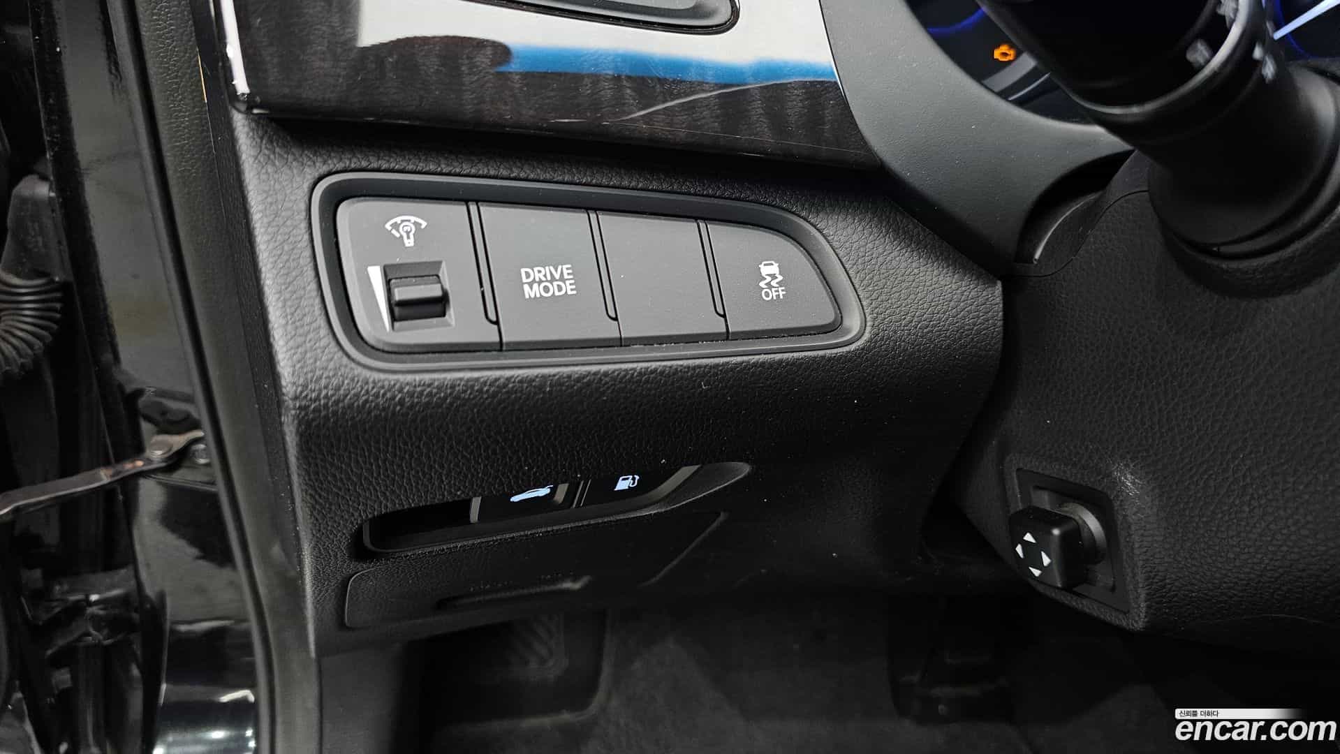 Grandeur Hyundai 2015.8-OPTION-041