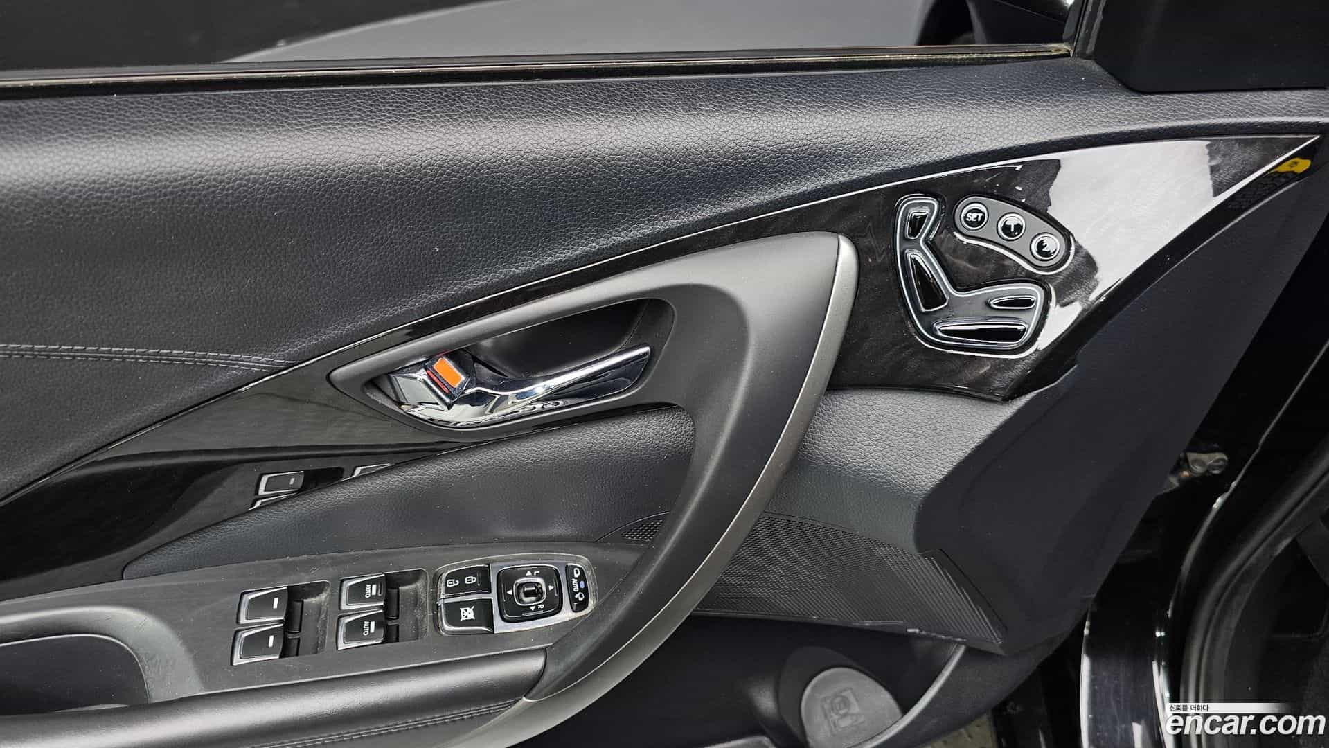 Grandeur Hyundai 2015.8-OPTION-042