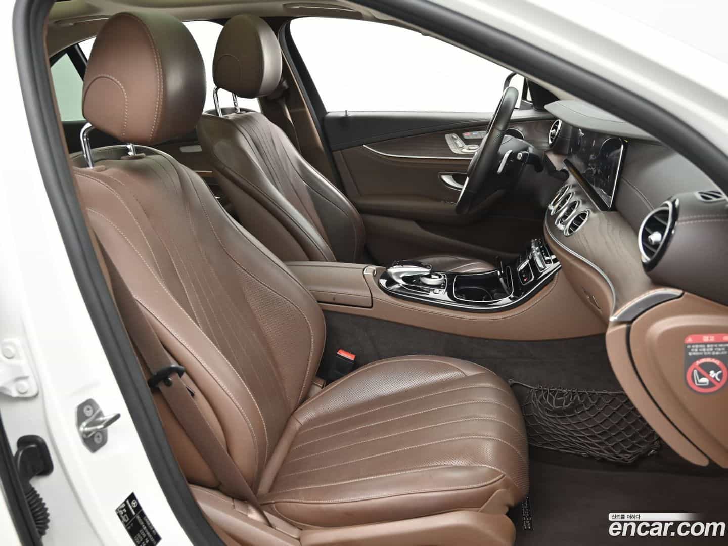 E-Class Mercedes-Benz 2016.7-INNER-010