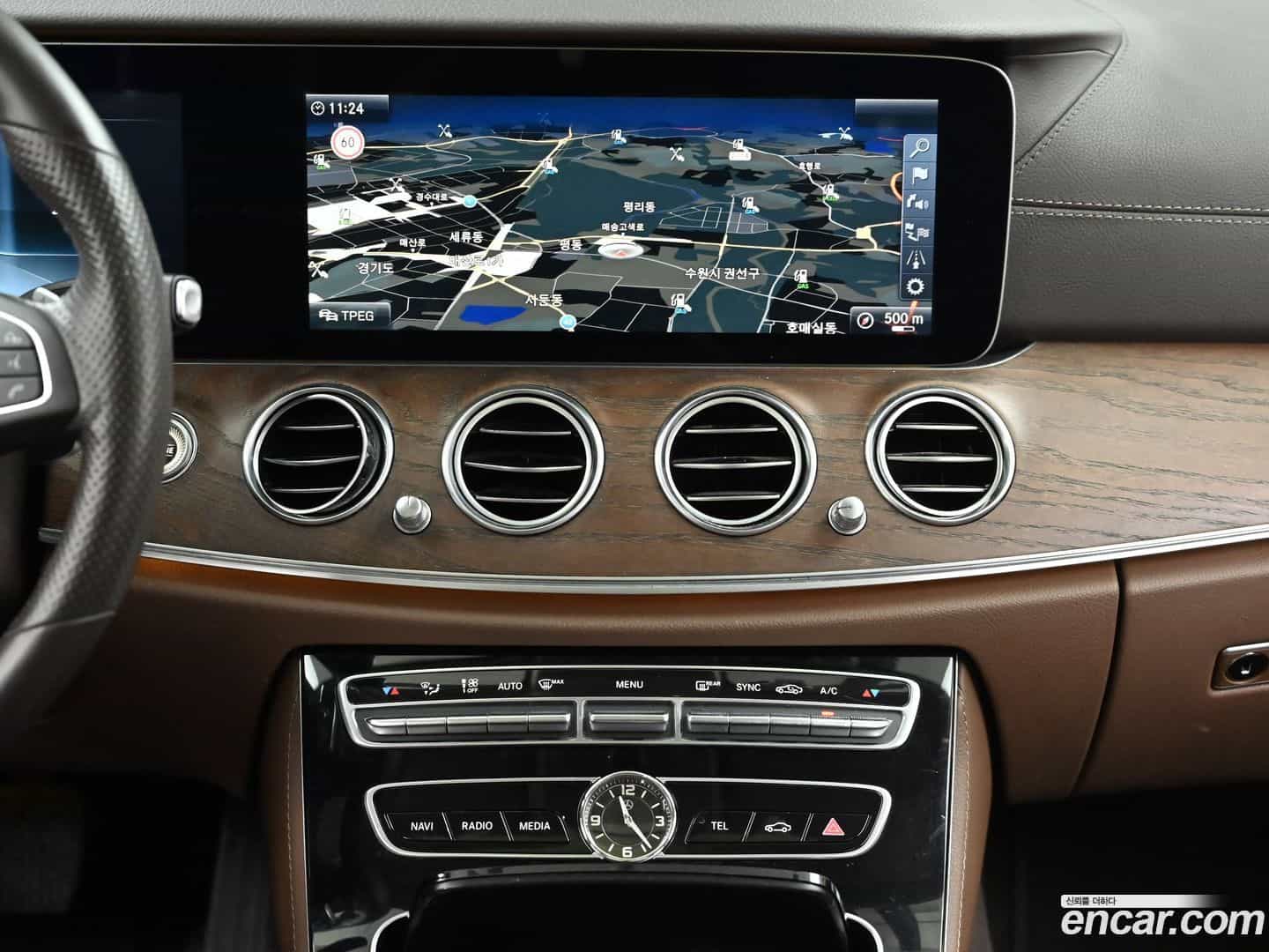 E-Class Mercedes-Benz 2016.7-OPTION-018