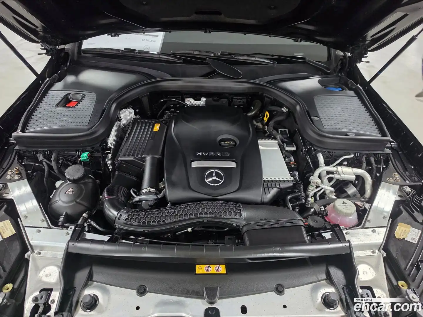 GLC-Class Mercedes-Benz 2021.8-OUTER-006