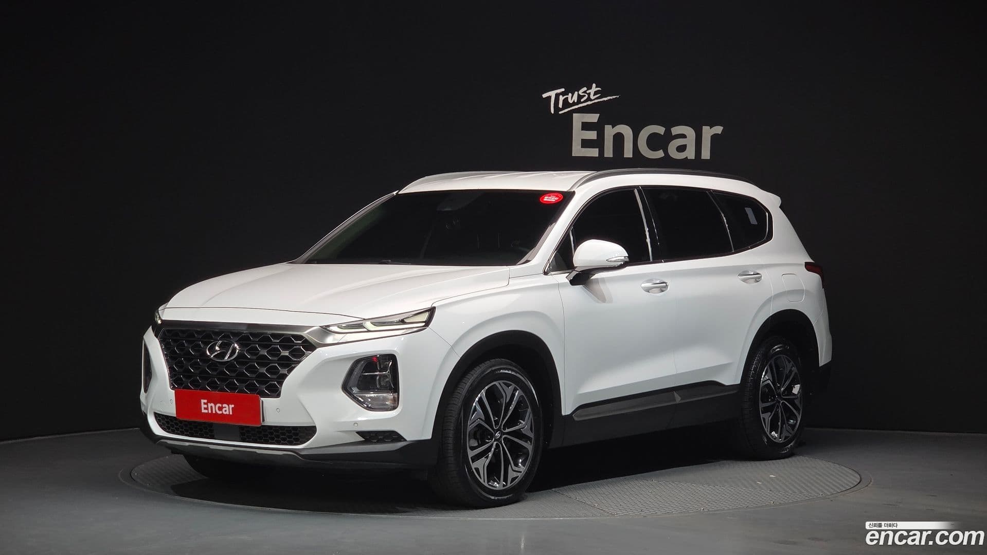 Main__Slider__Photo:Santafe Hyundai 2018.2-0