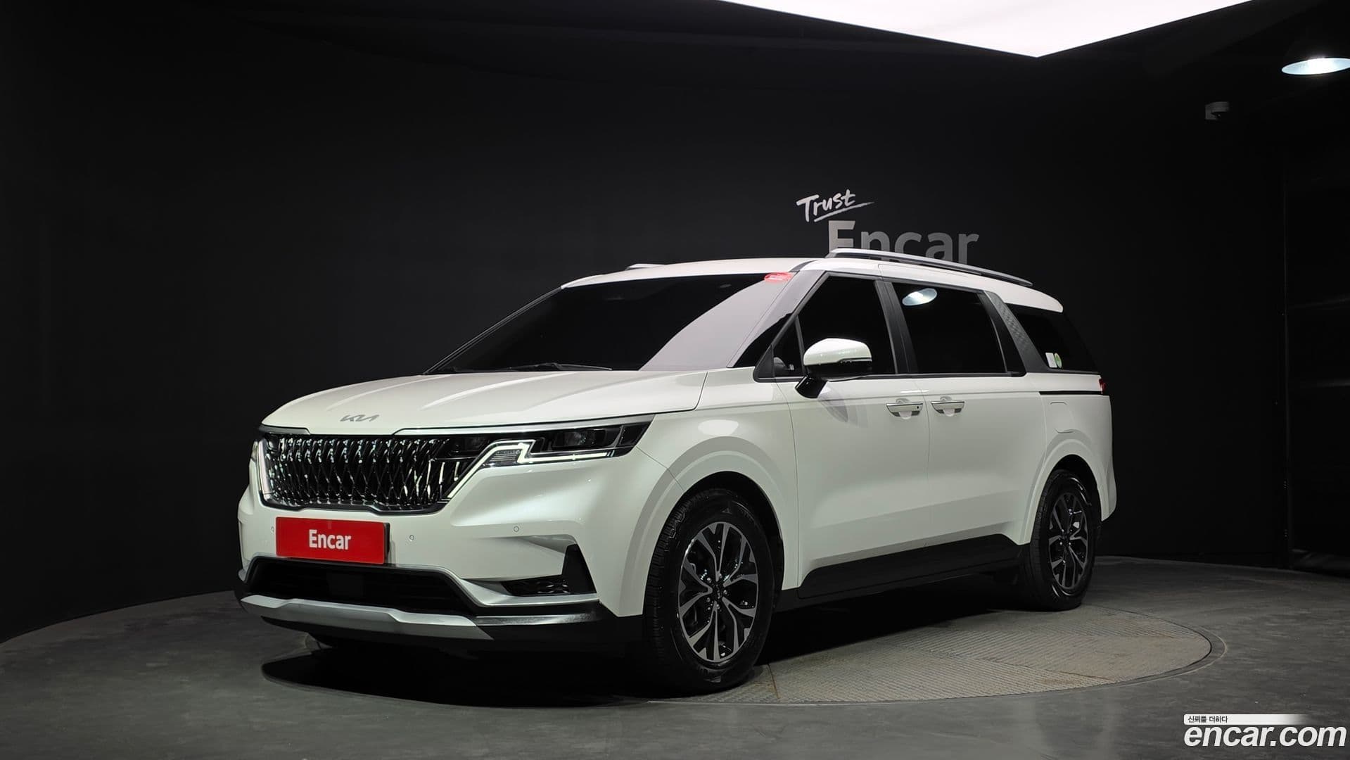 Main__Slider__Photo:Canival Kia 2023.0-0