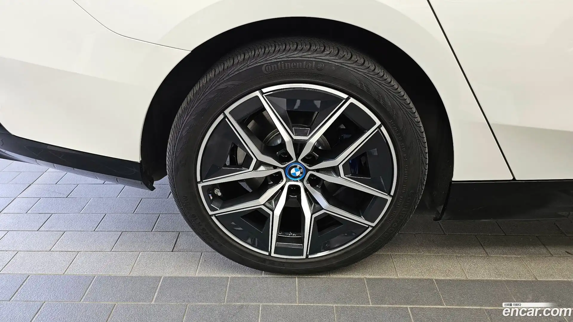 i5 BMW 2024.0-OUTER-005