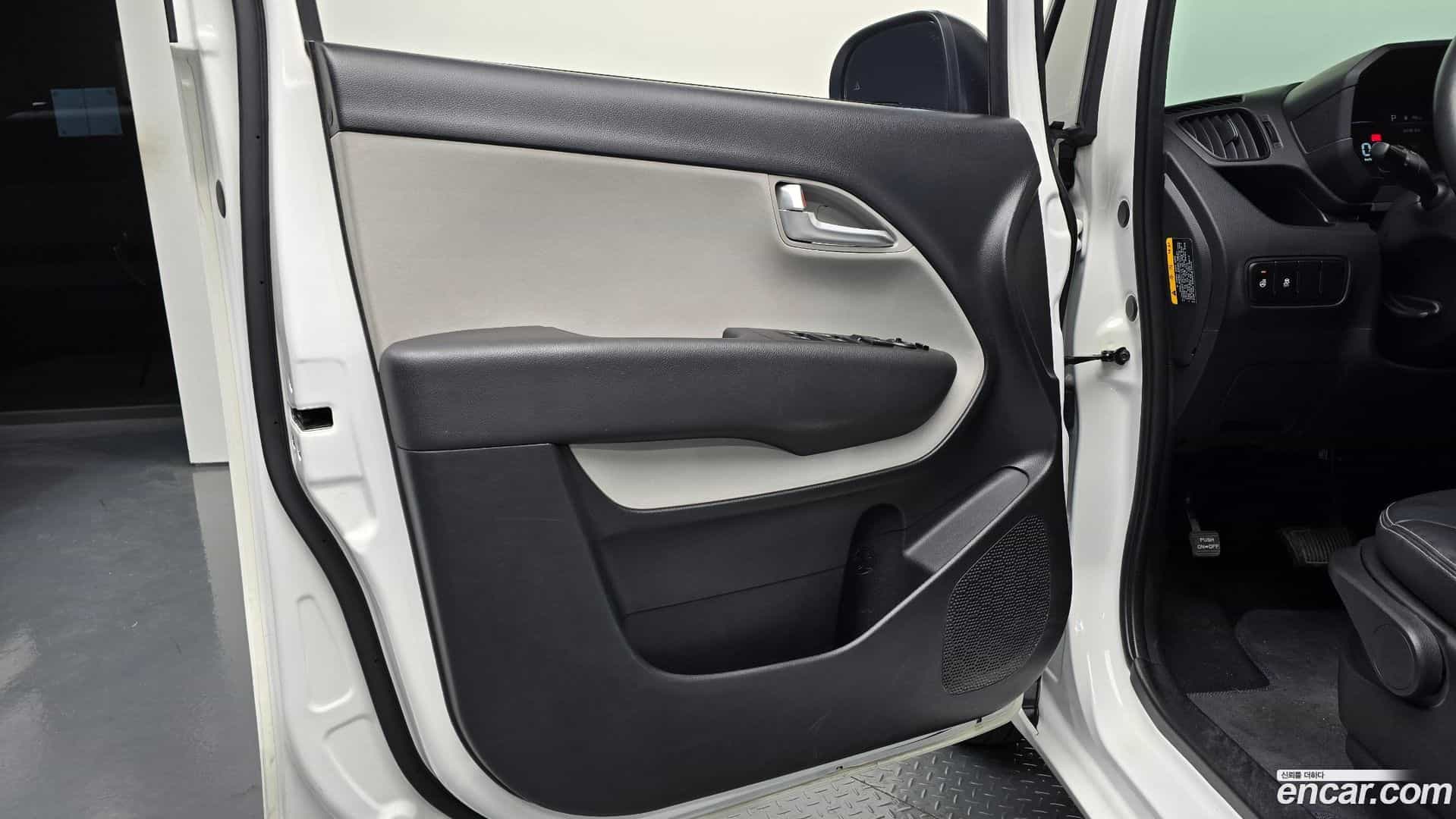 RAY Kia 2024.1-INNER-034