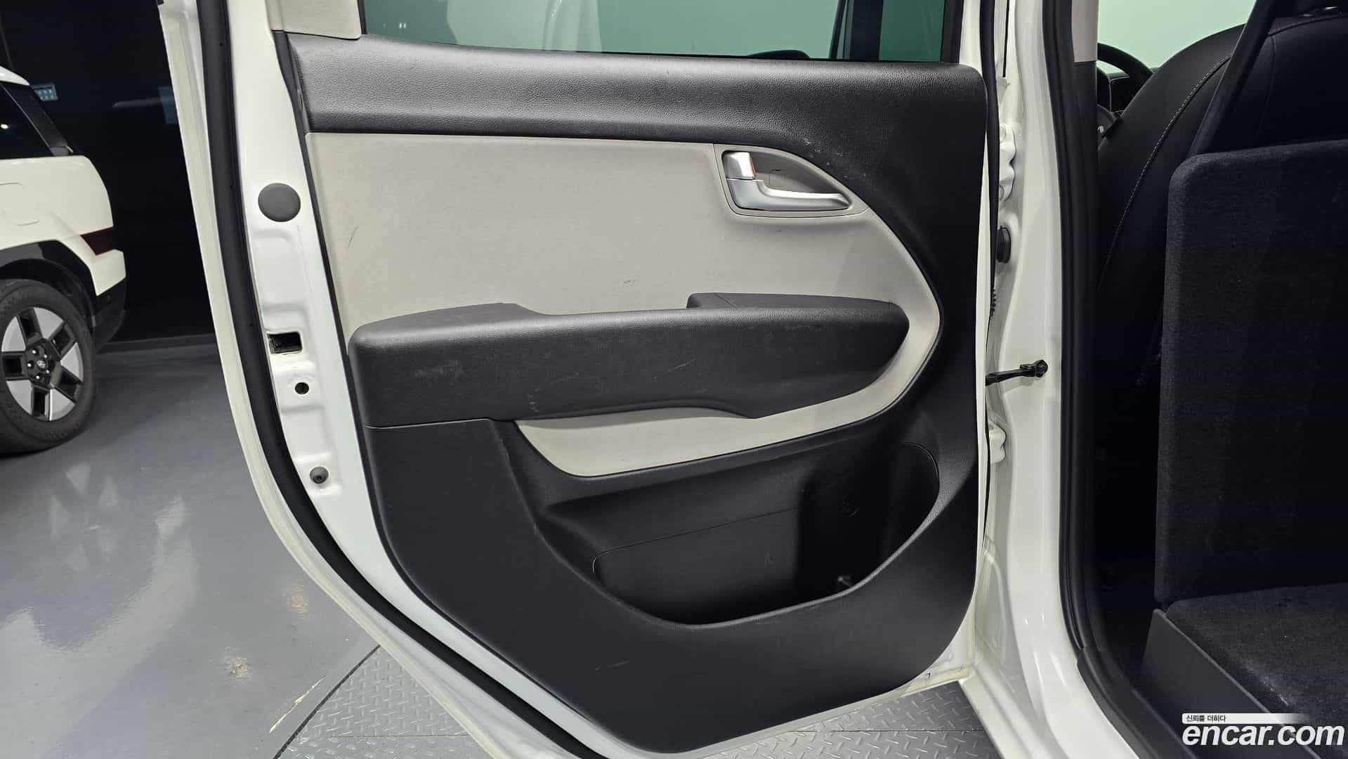 RAY Kia 2024.1-INNER-035