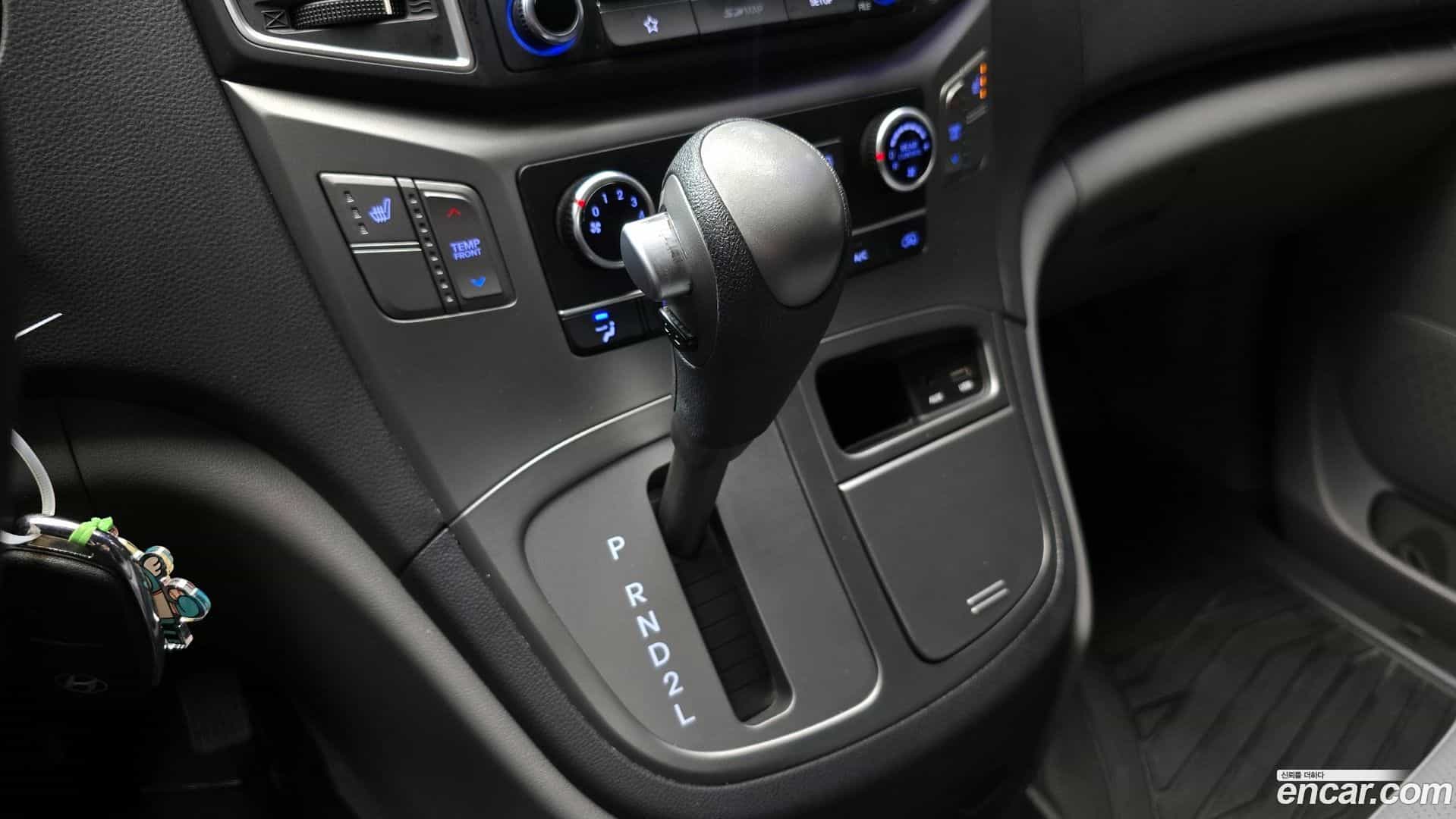 Starex Hyundai 2019.3-OPTION-015