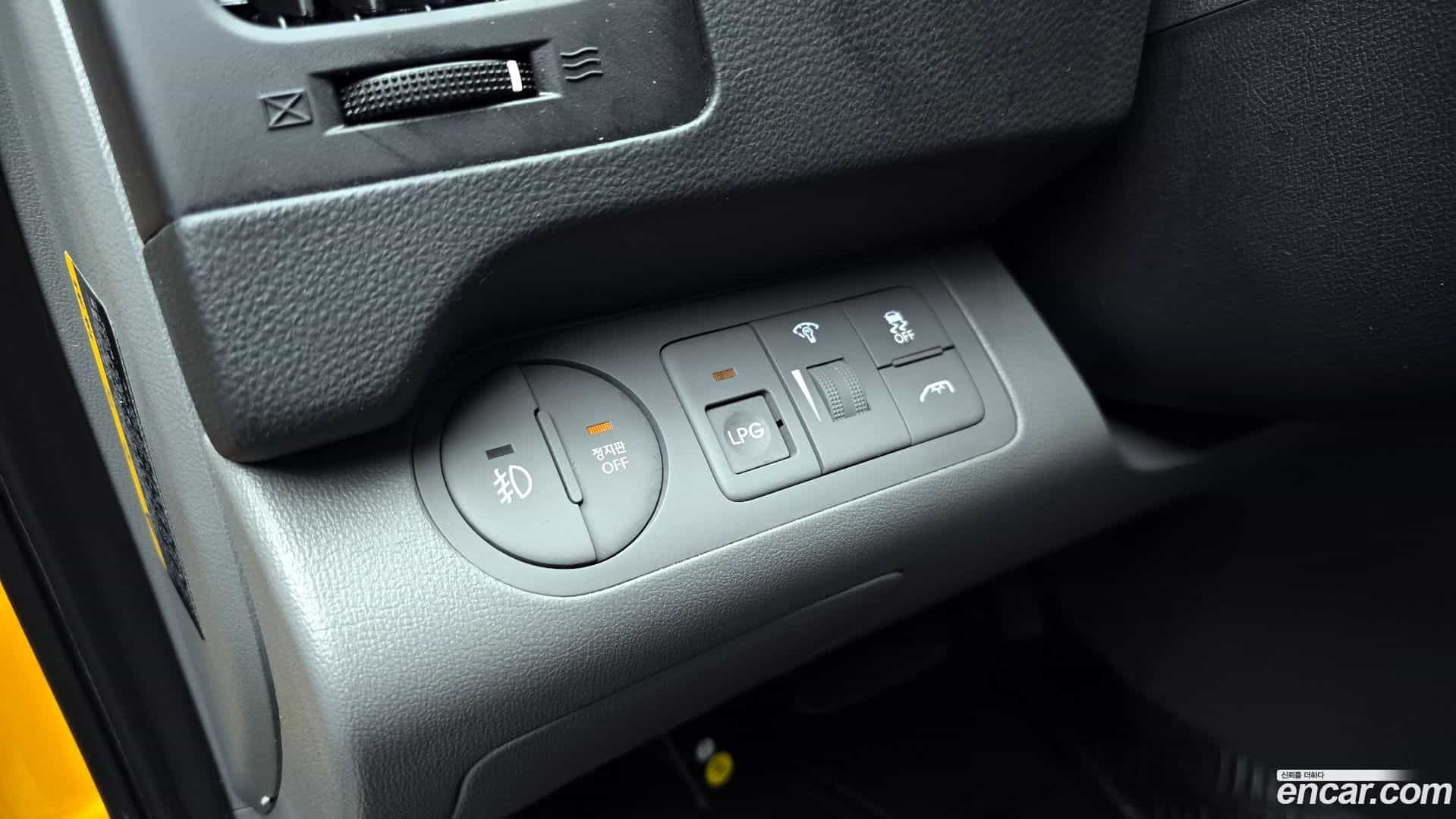 Starex Hyundai 2019.3-OPTION-023