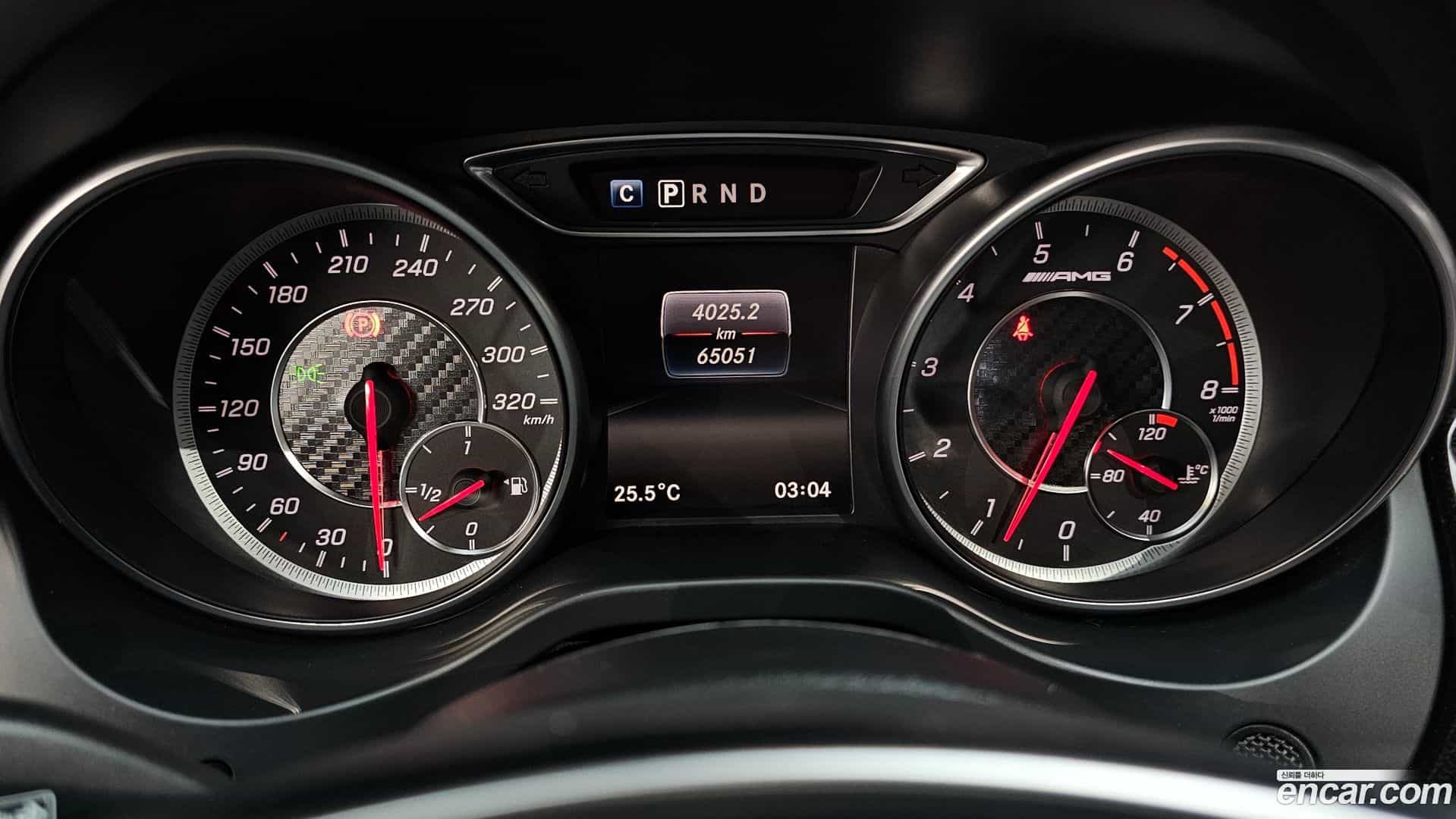 GLA-Class Mercedes-Benz 2019.6-INNER-008