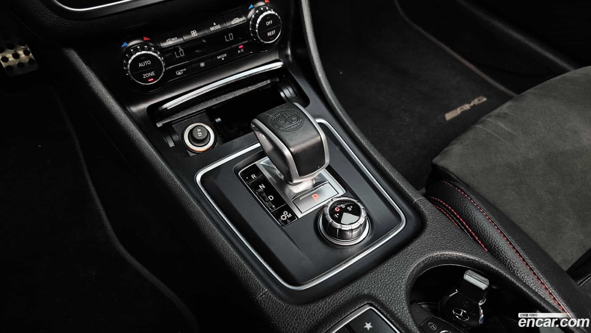 GLA-Class Mercedes-Benz 2019.6-INNER-009