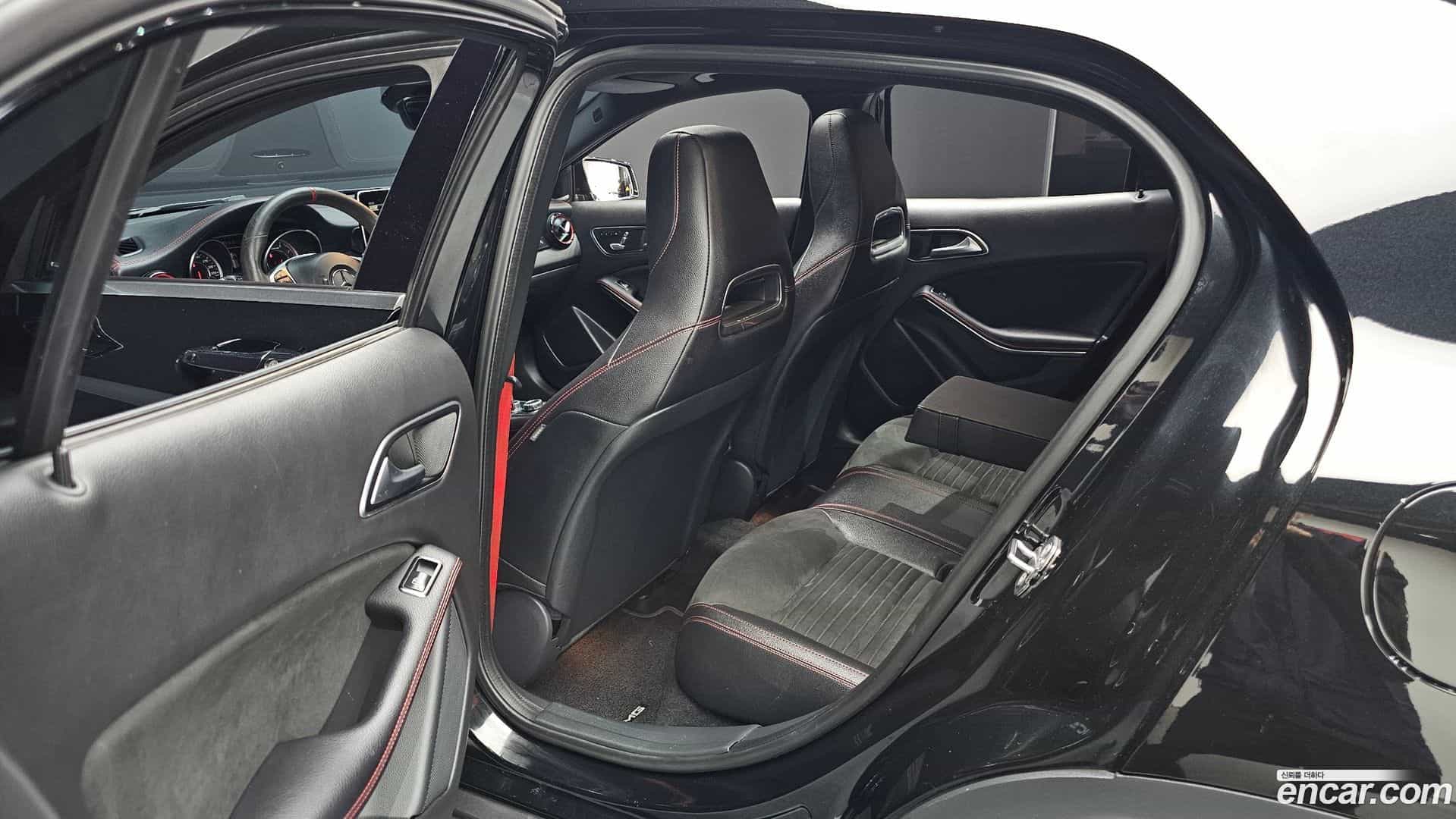 GLA-Class Mercedes-Benz 2019.6-OPTION-016