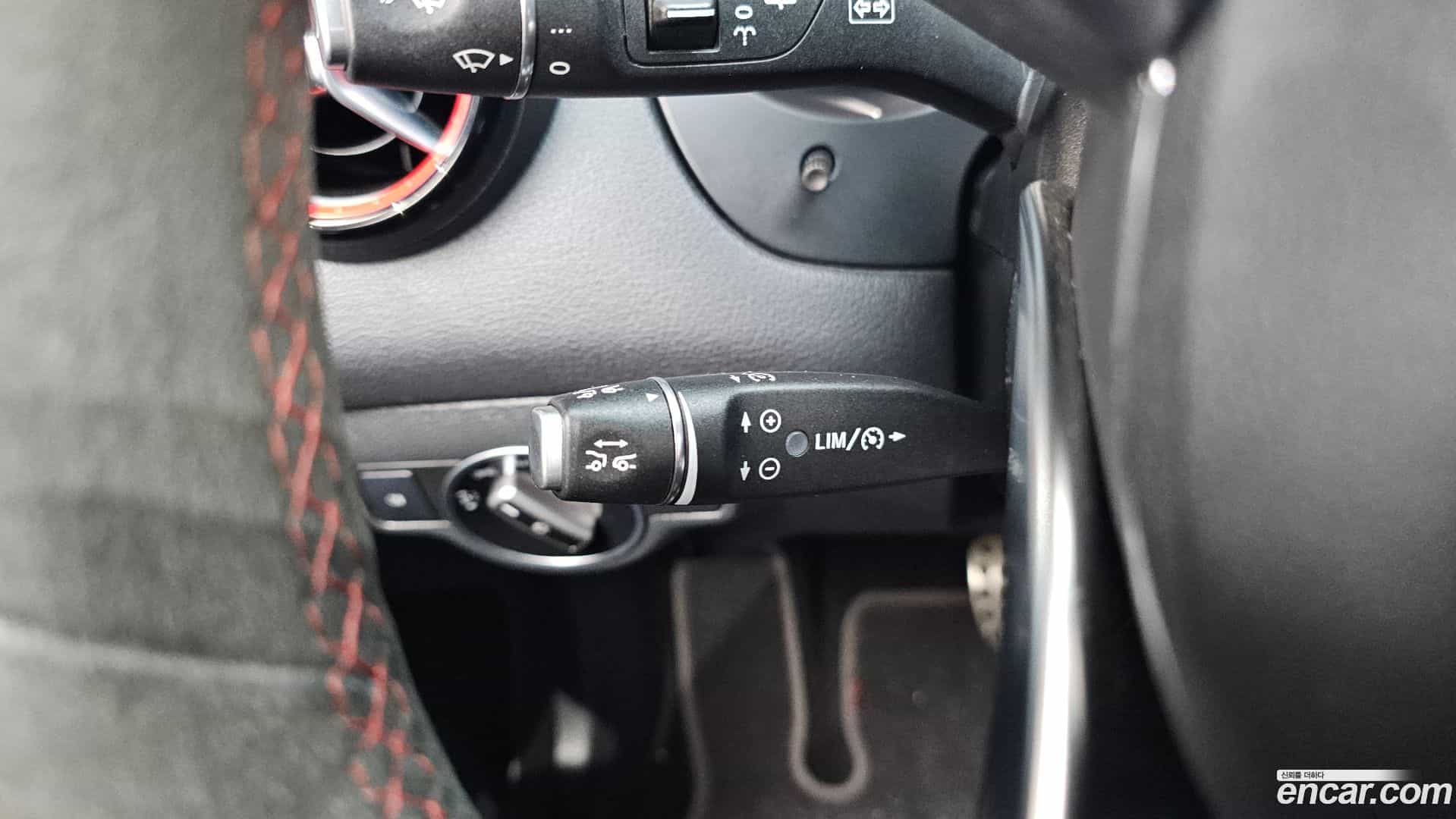 GLA-Class Mercedes-Benz 2019.6-OPTION-041