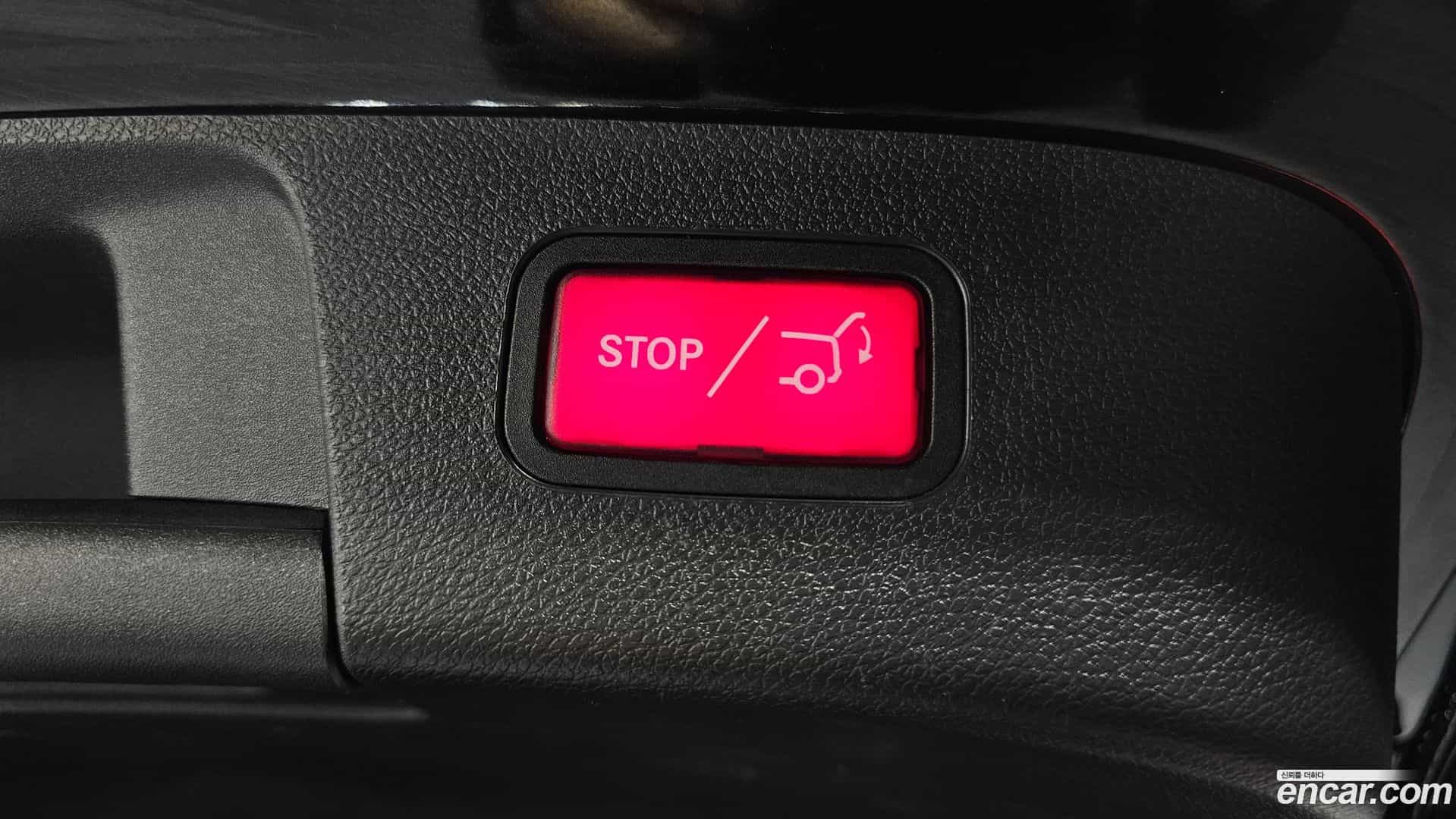 GLA-Class Mercedes-Benz 2019.6-OPTION-043