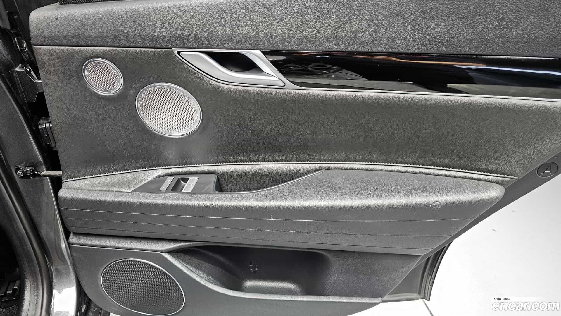 G80 Genesis 2020.6-INNER-035