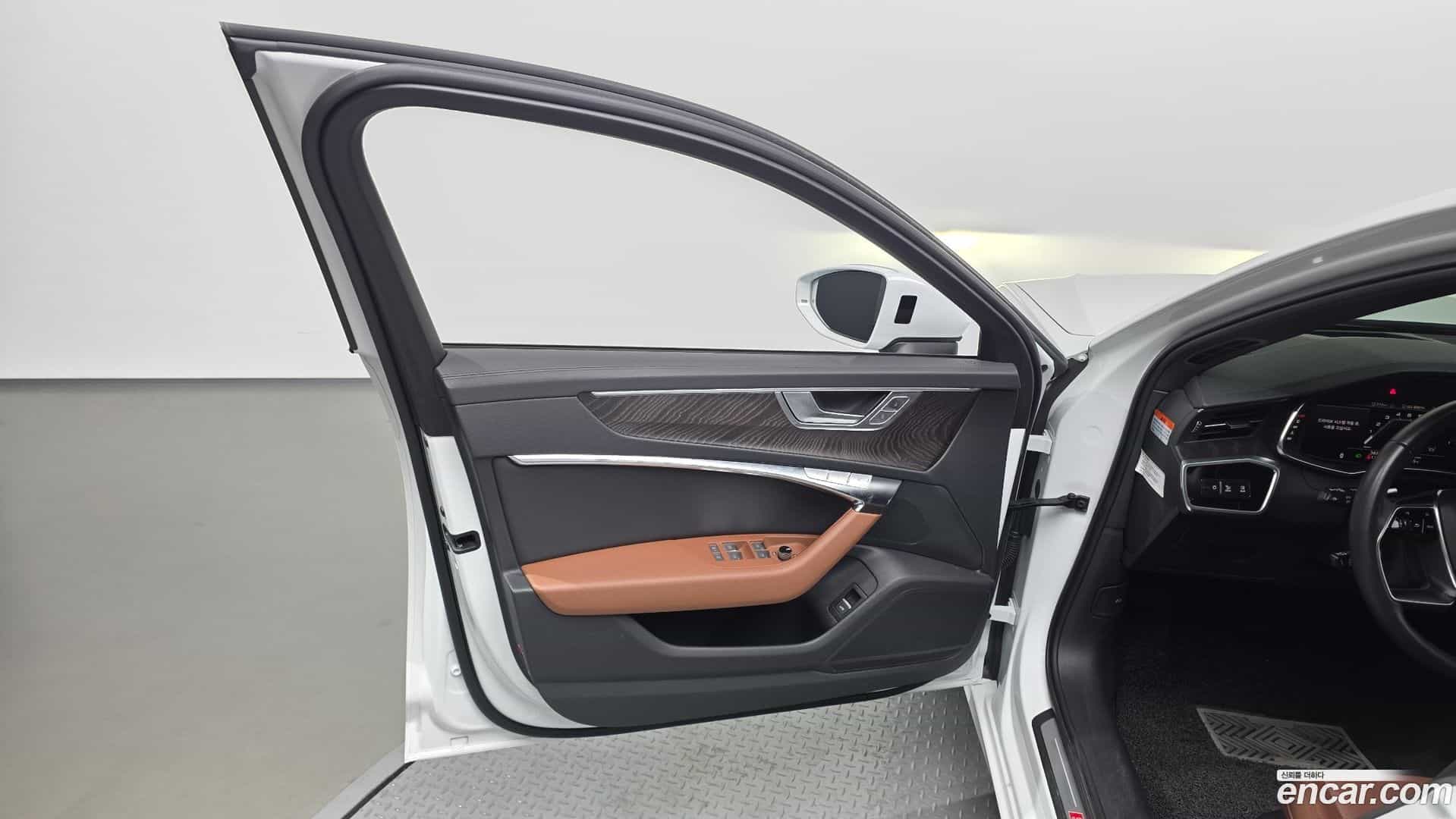 A6 Audi 2023.1-INNER-034