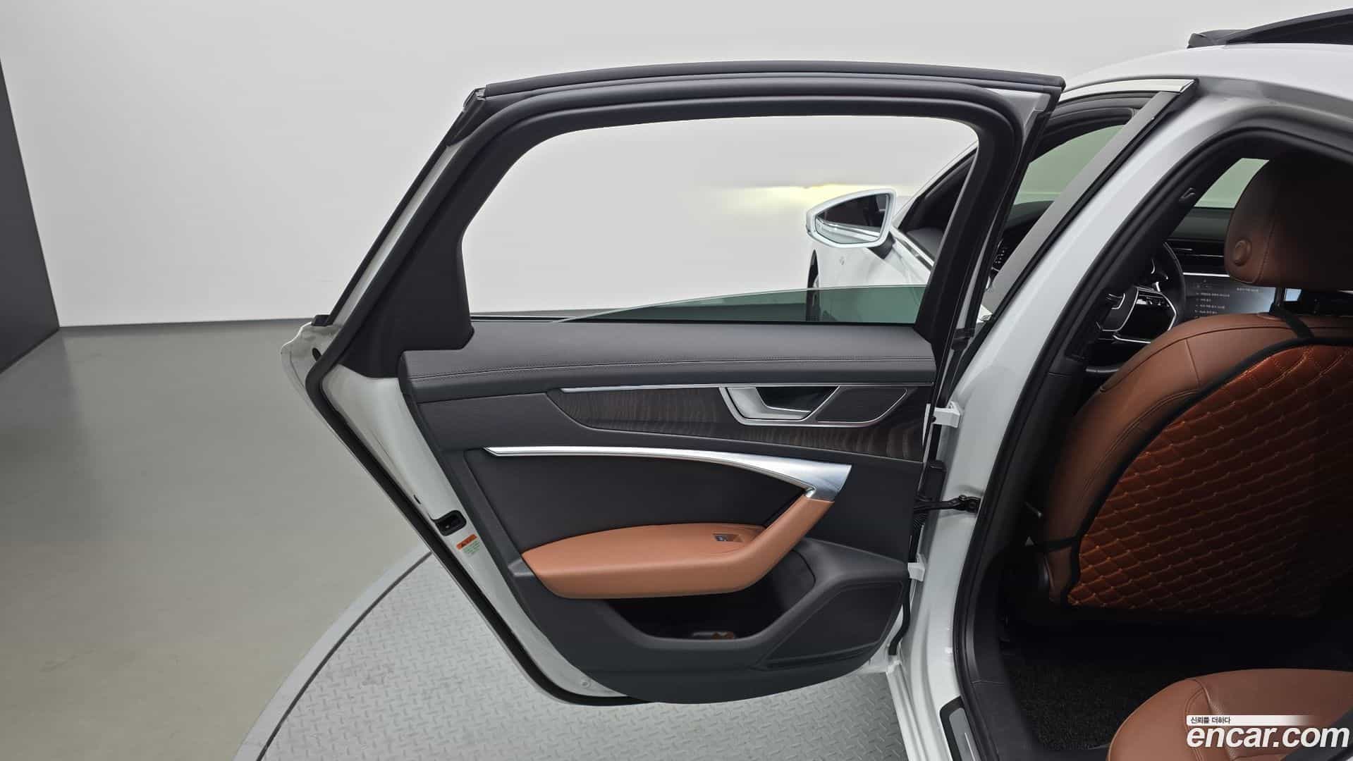 A6 Audi 2023.1-INNER-035