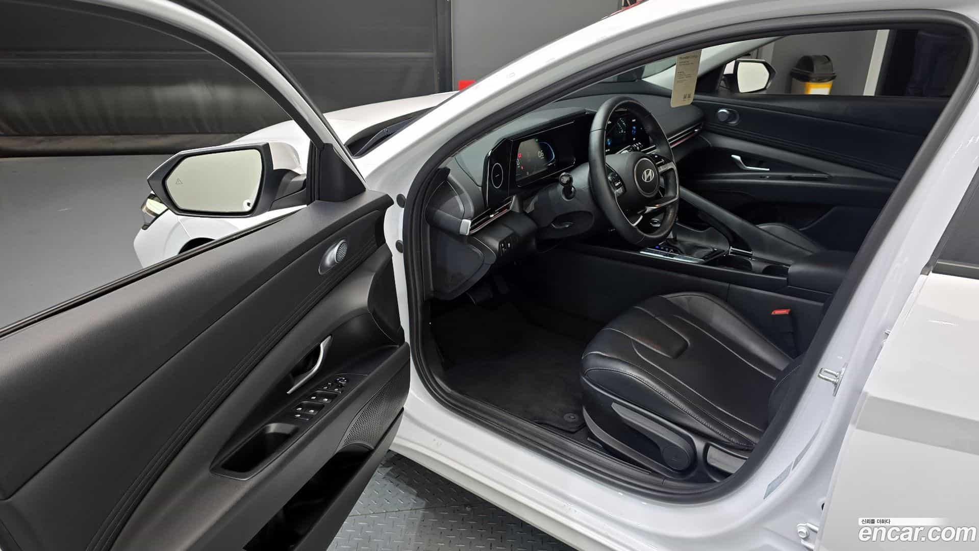 AVANTE Hyundai 2024.2-INNER-010