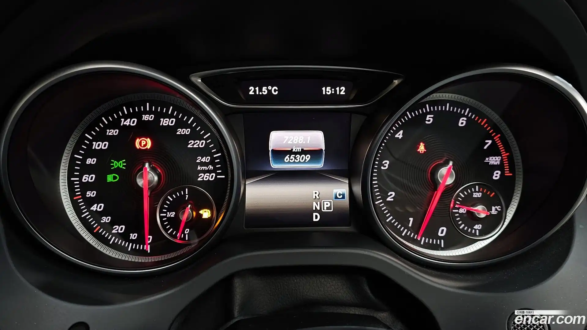 CLA-Class Mercedes-Benz 2018.1-INNER-008